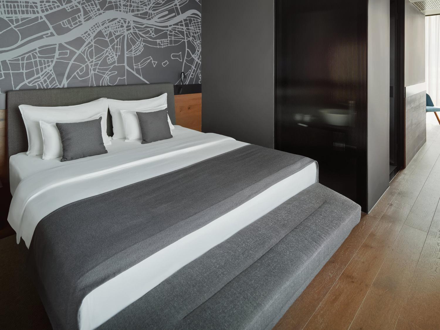 Junior King Suite - Photo 1