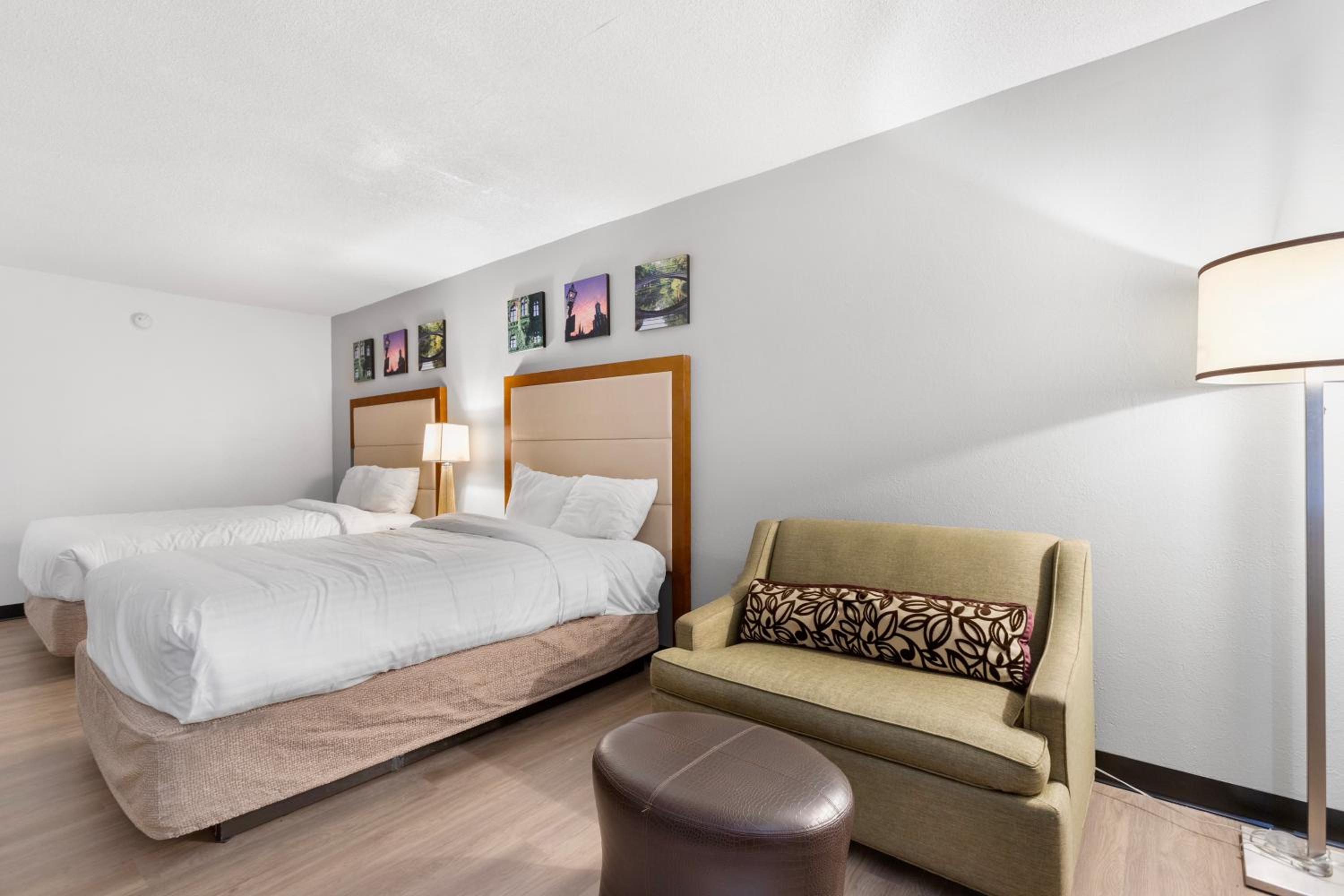 Double Room with Two Double Beds - Non-Smoking - Photo 2