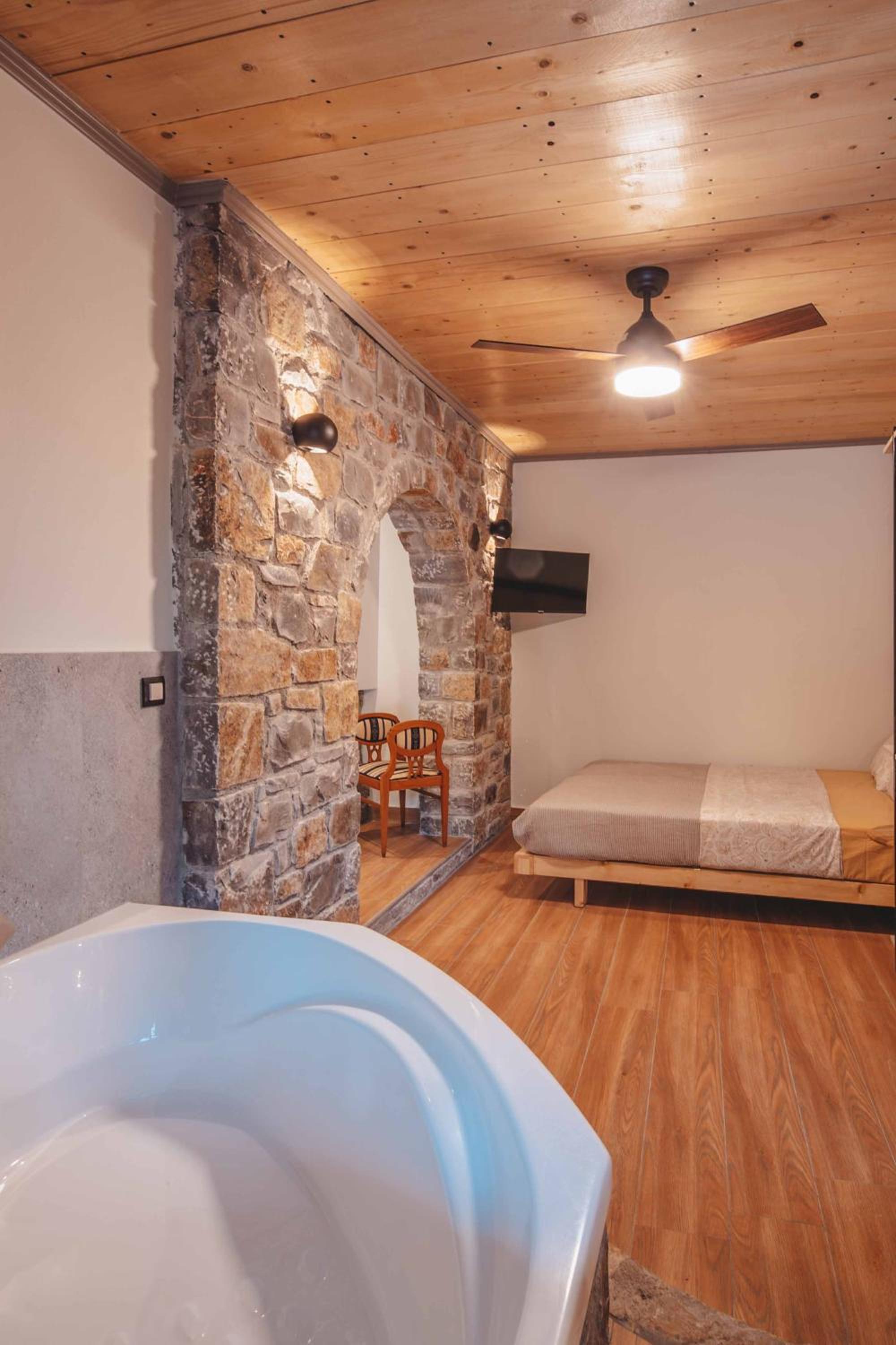 Deluxe Junior Suite - Photo 1