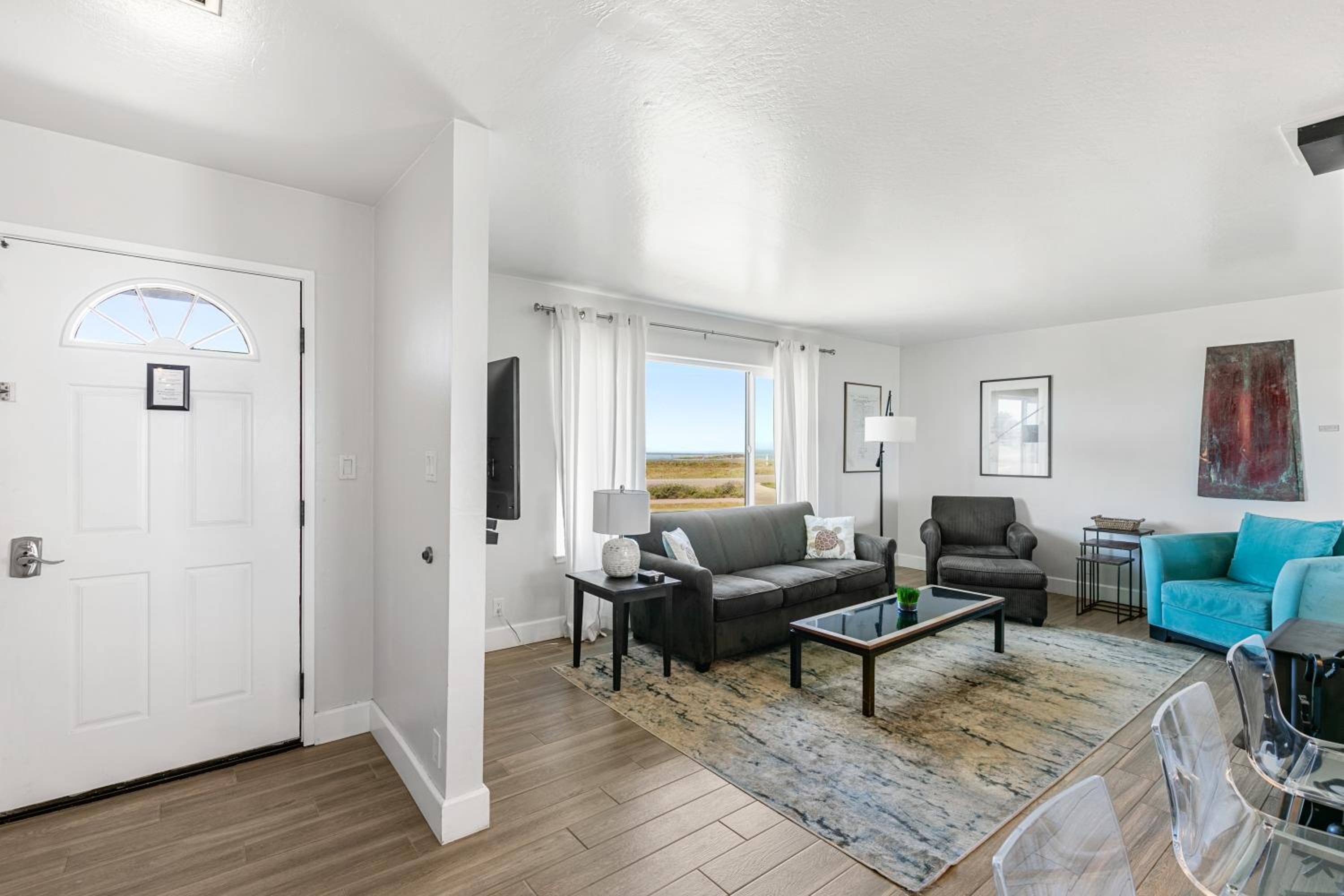 Three-Bedroom House photo 1