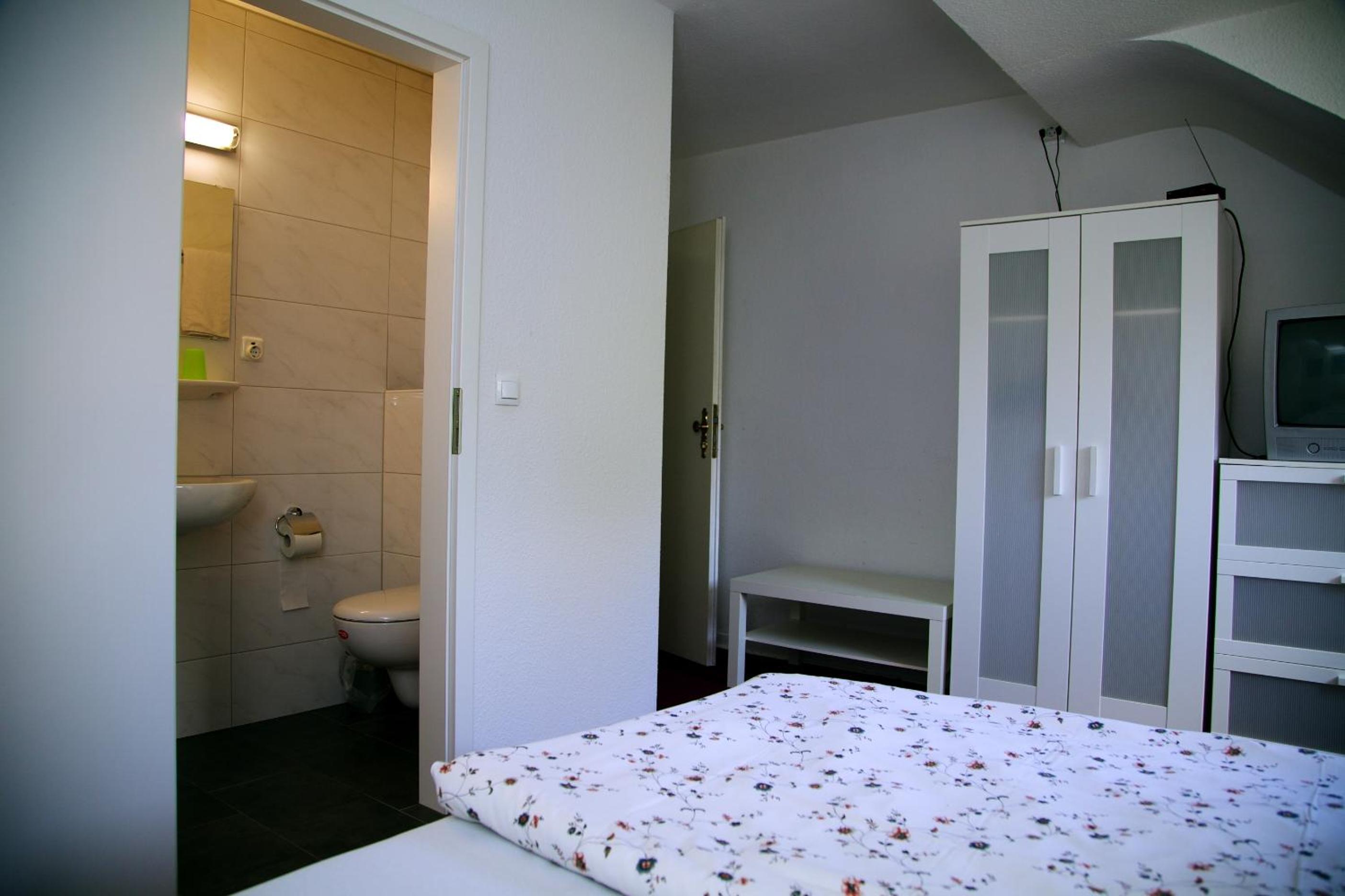 Single Room photo 2