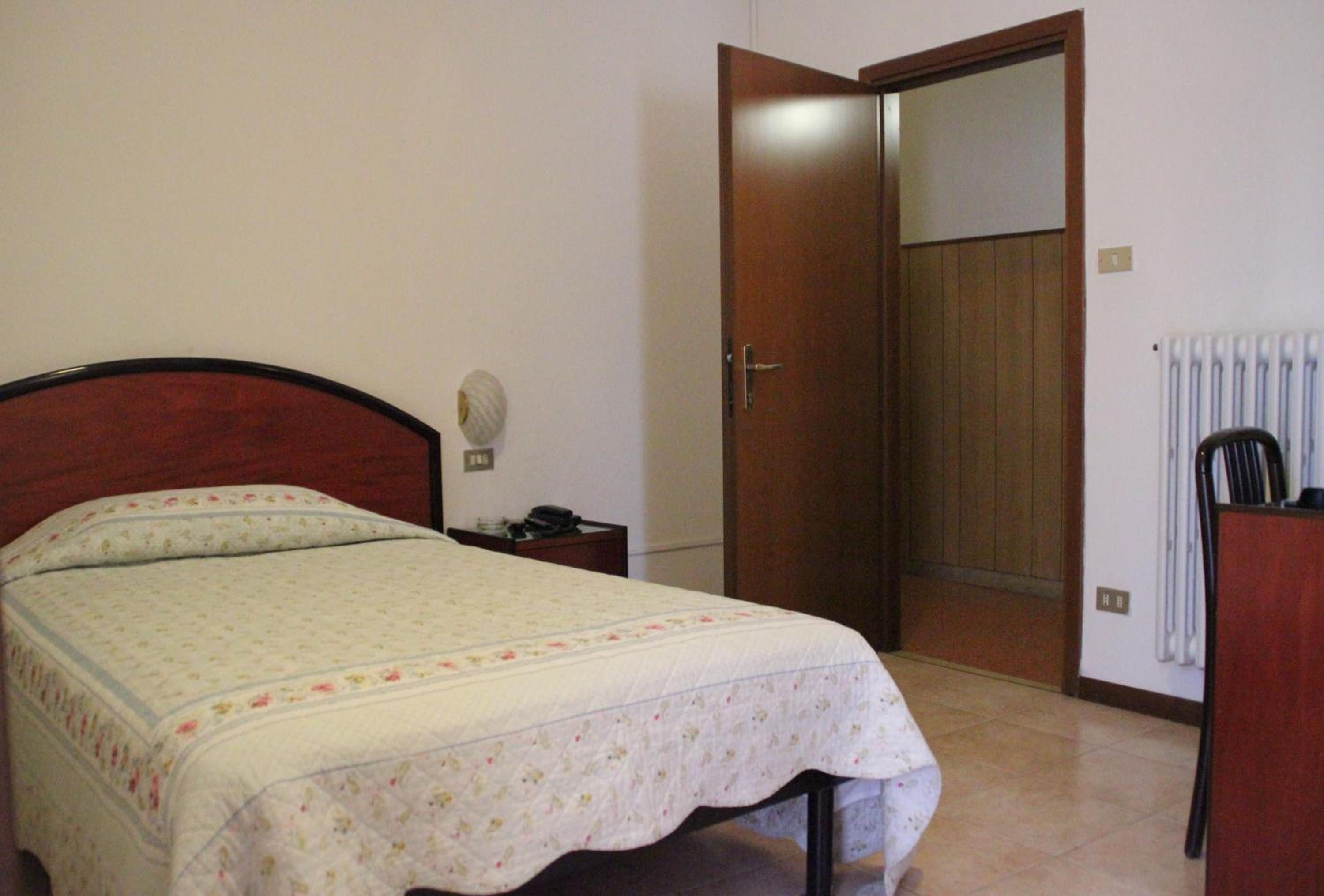 Single Room photo 3