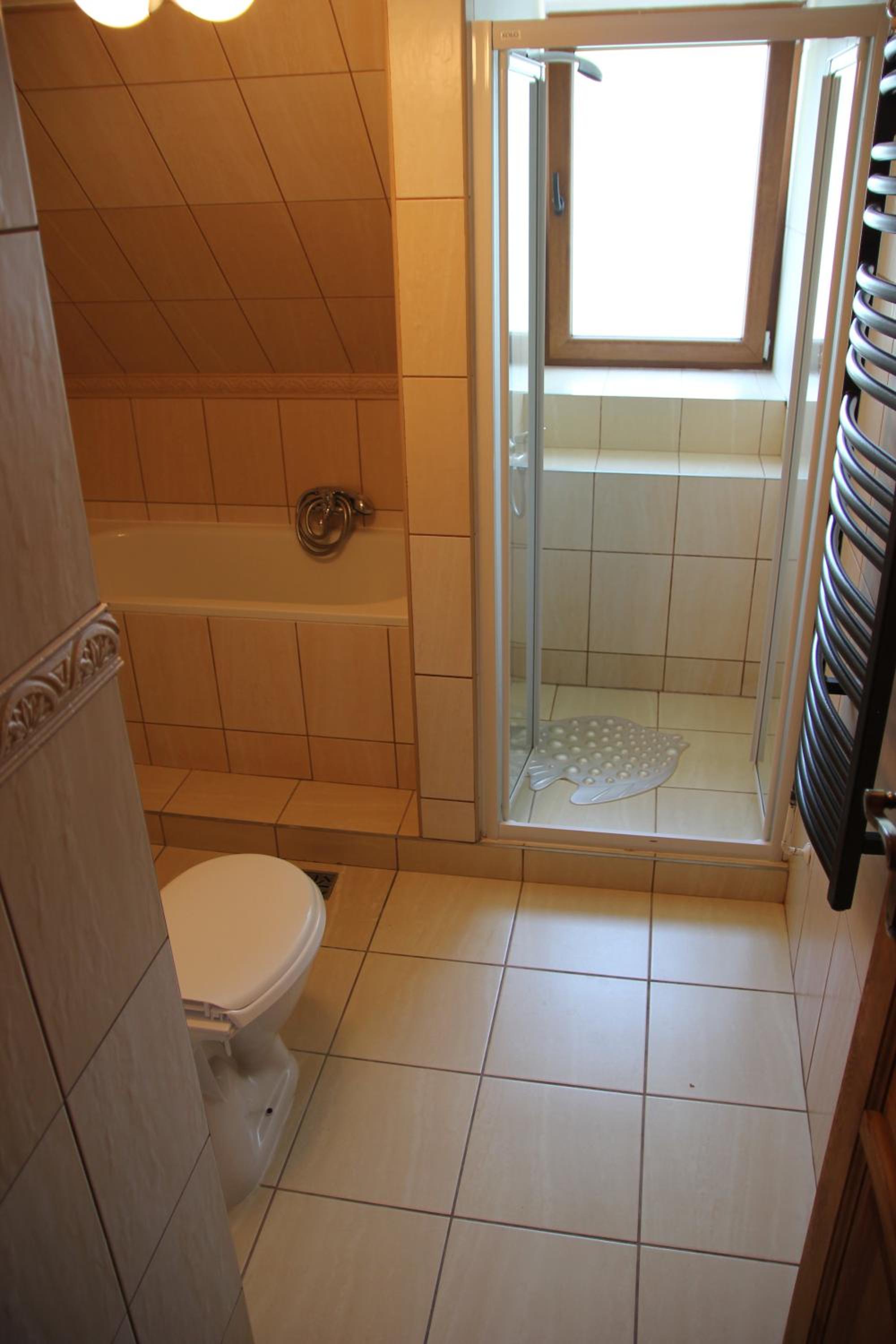 Two-Bedroom Suite - Photo 5