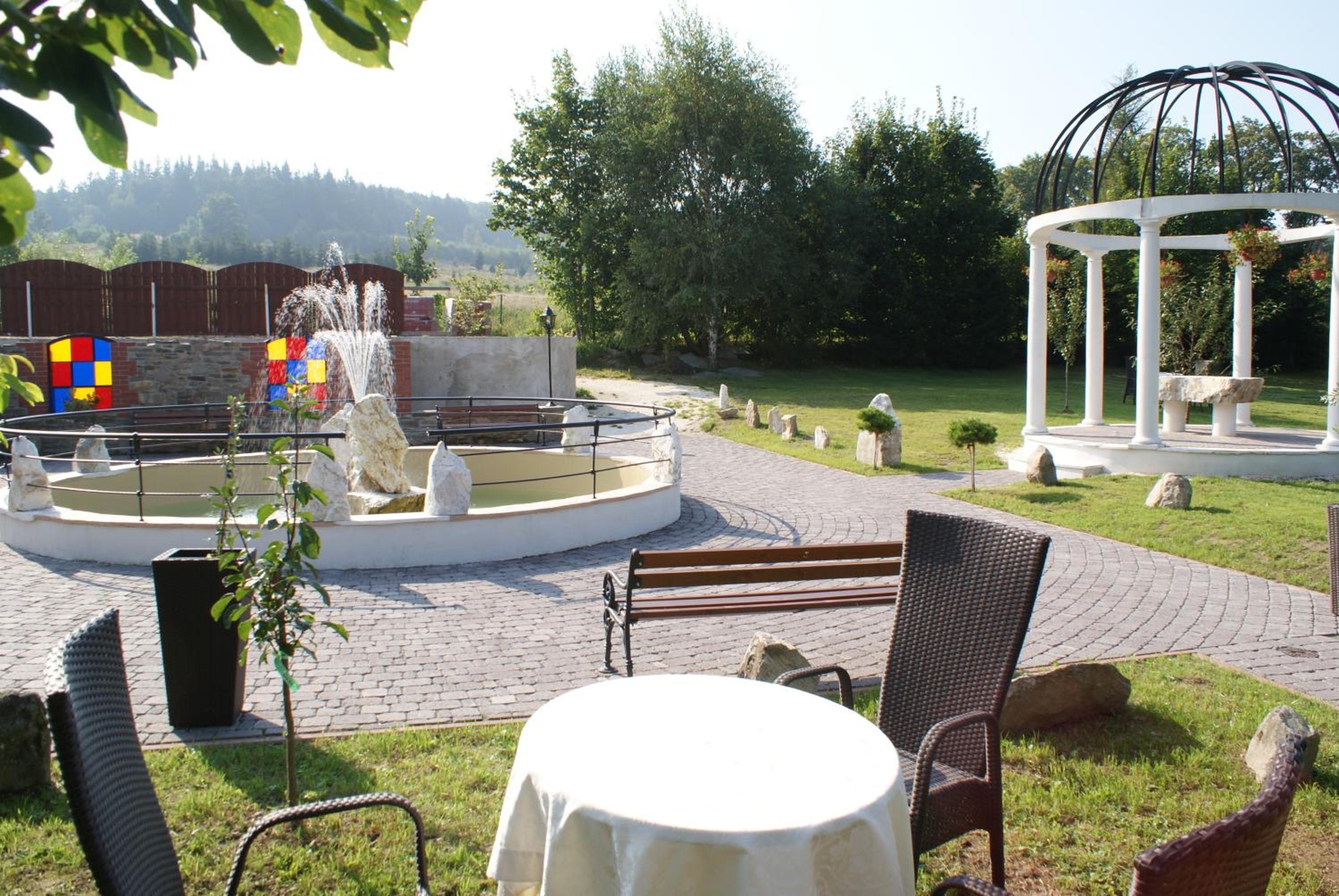 Double Room with Balcony - Photo 14