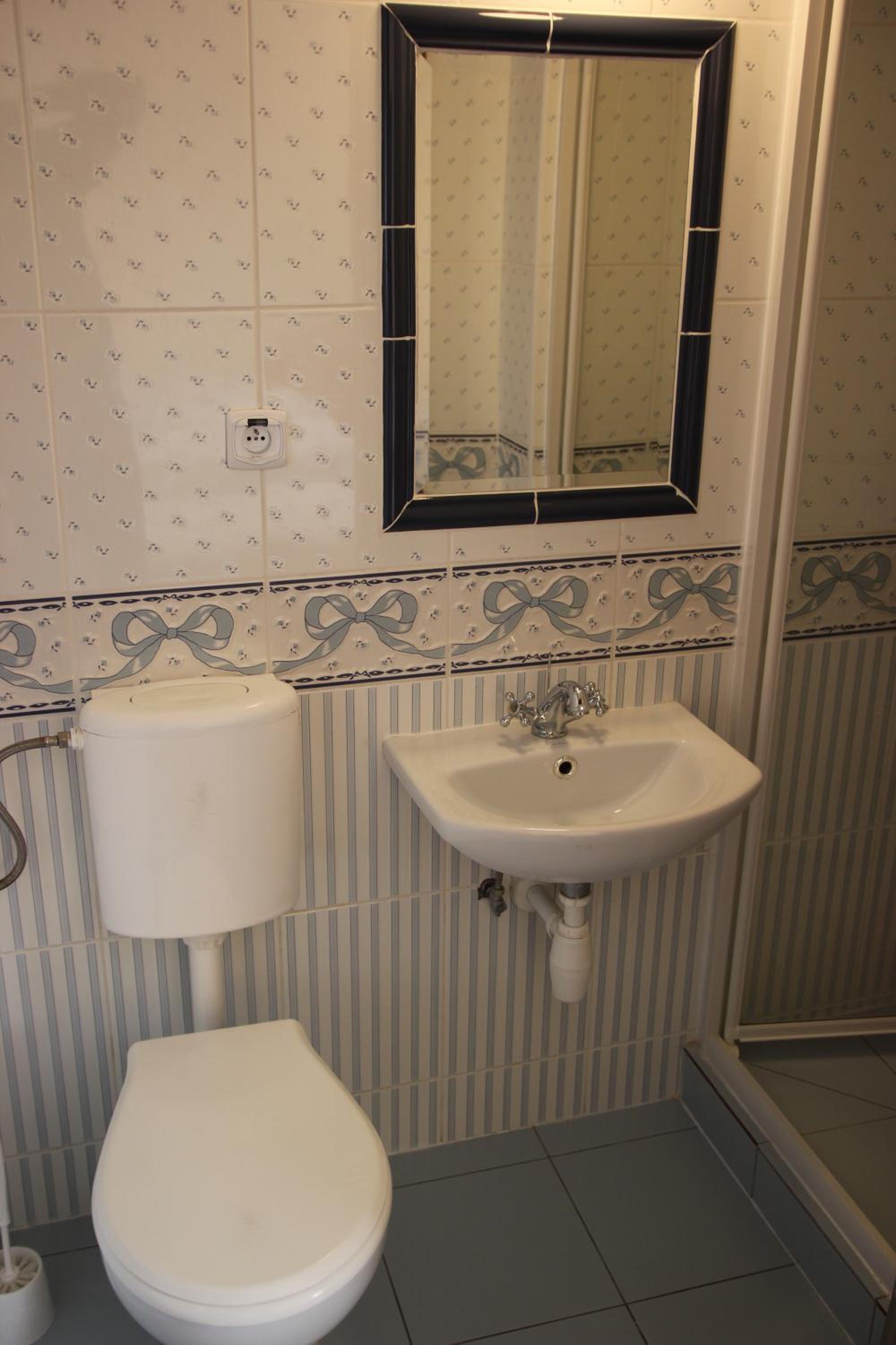Family Room - Photo 9