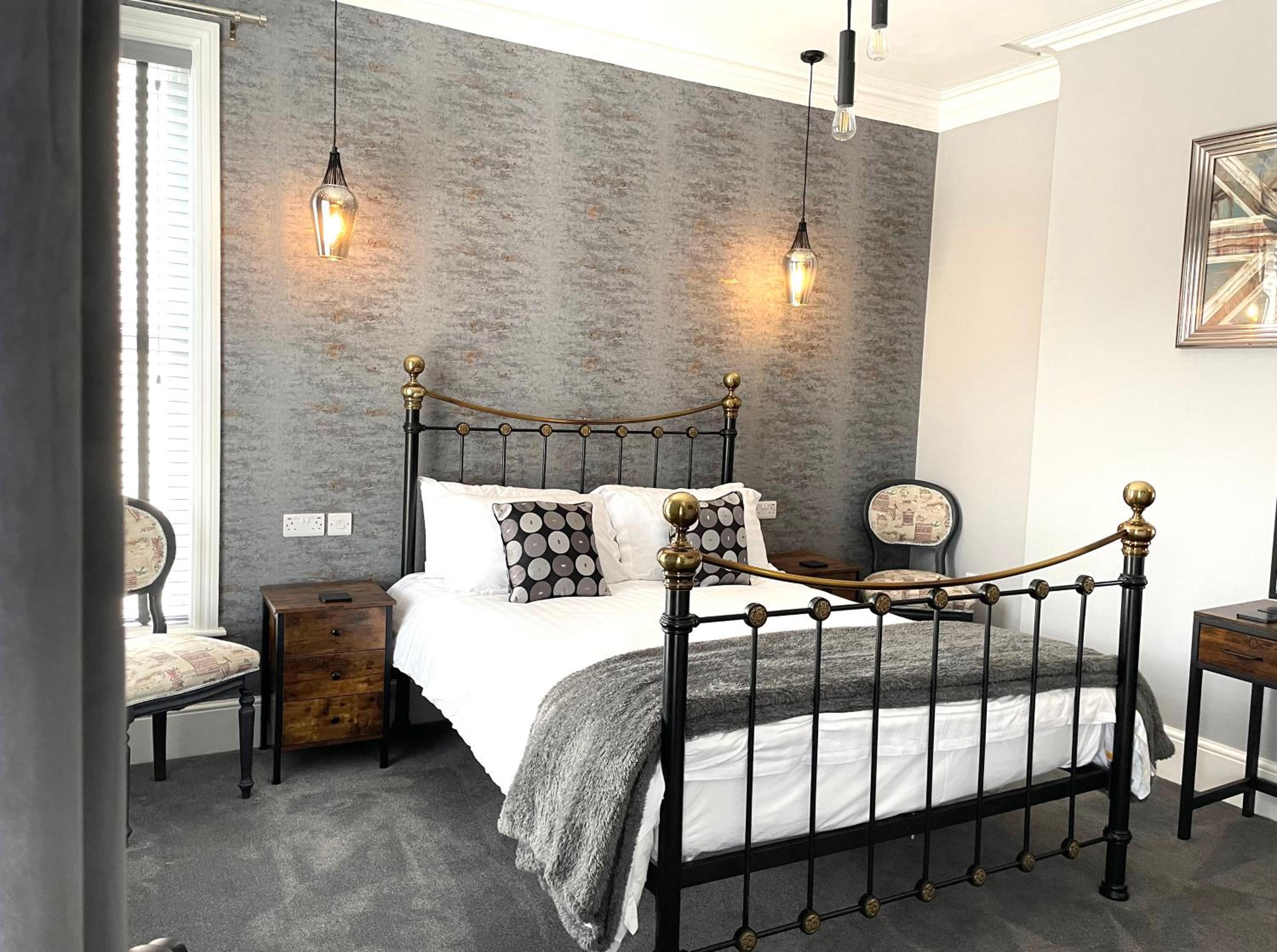 Standard King Room photo 3