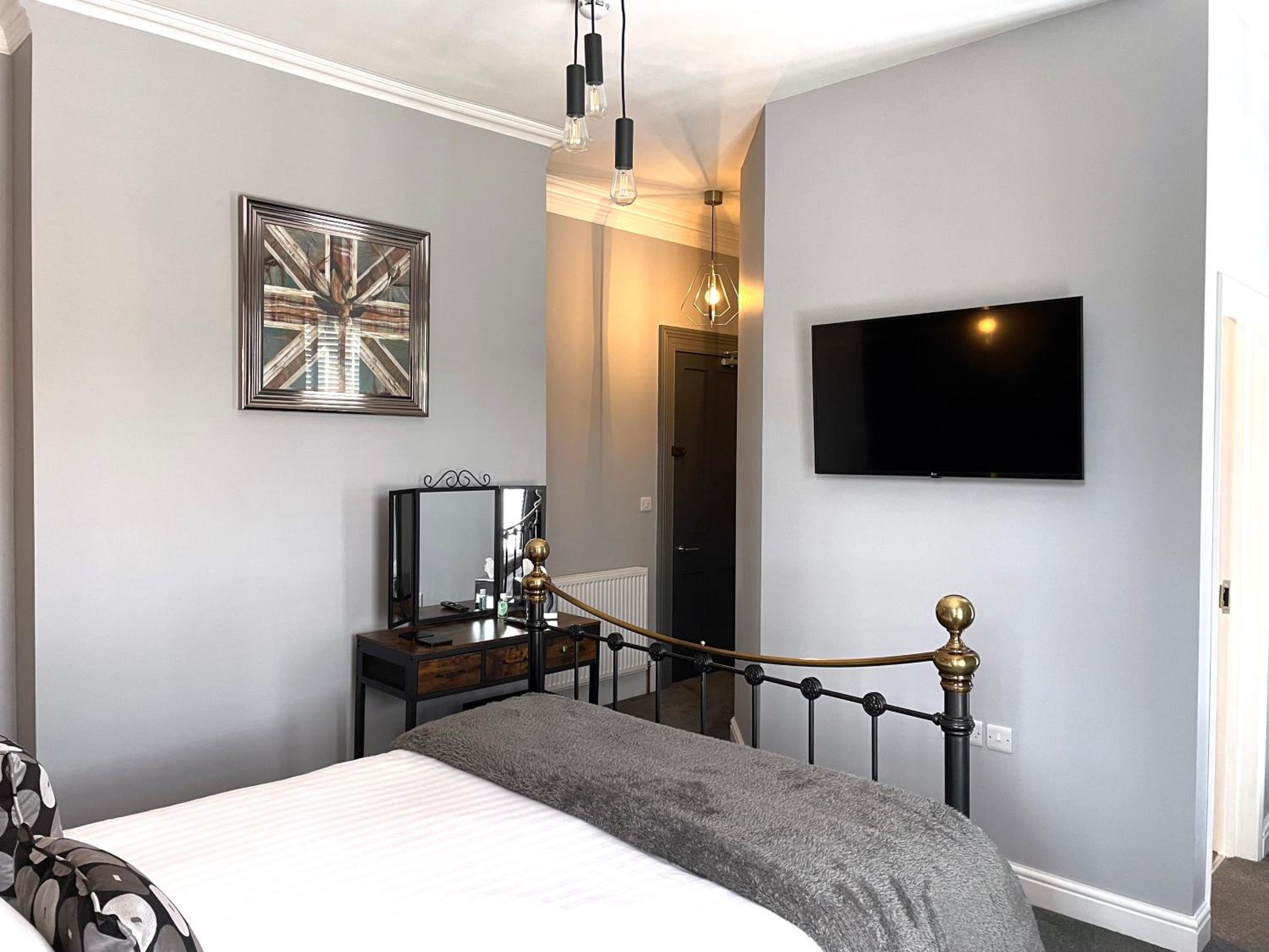 Standard King Room photo 2