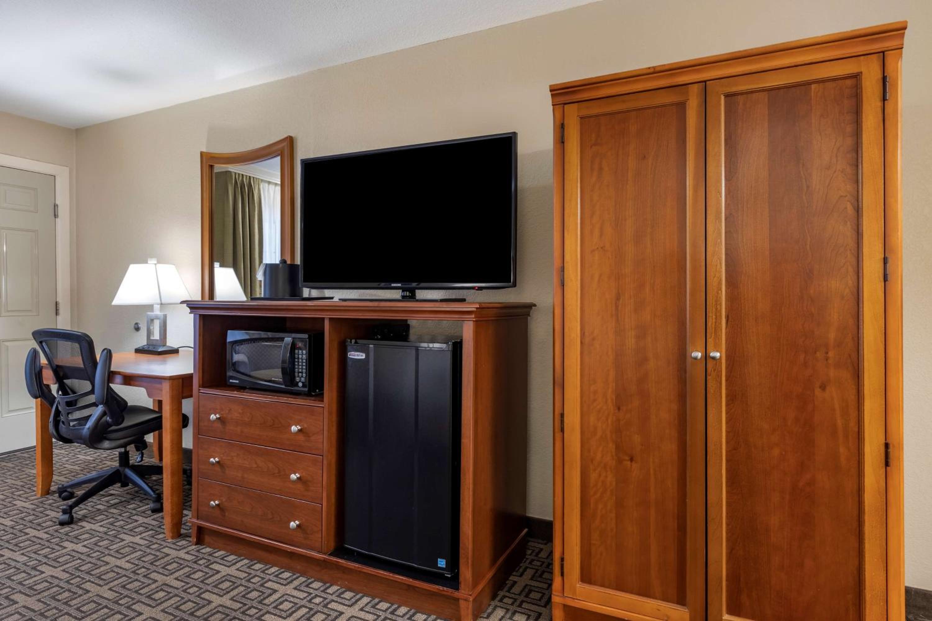Executive King Room - Non-Smoking photo 2