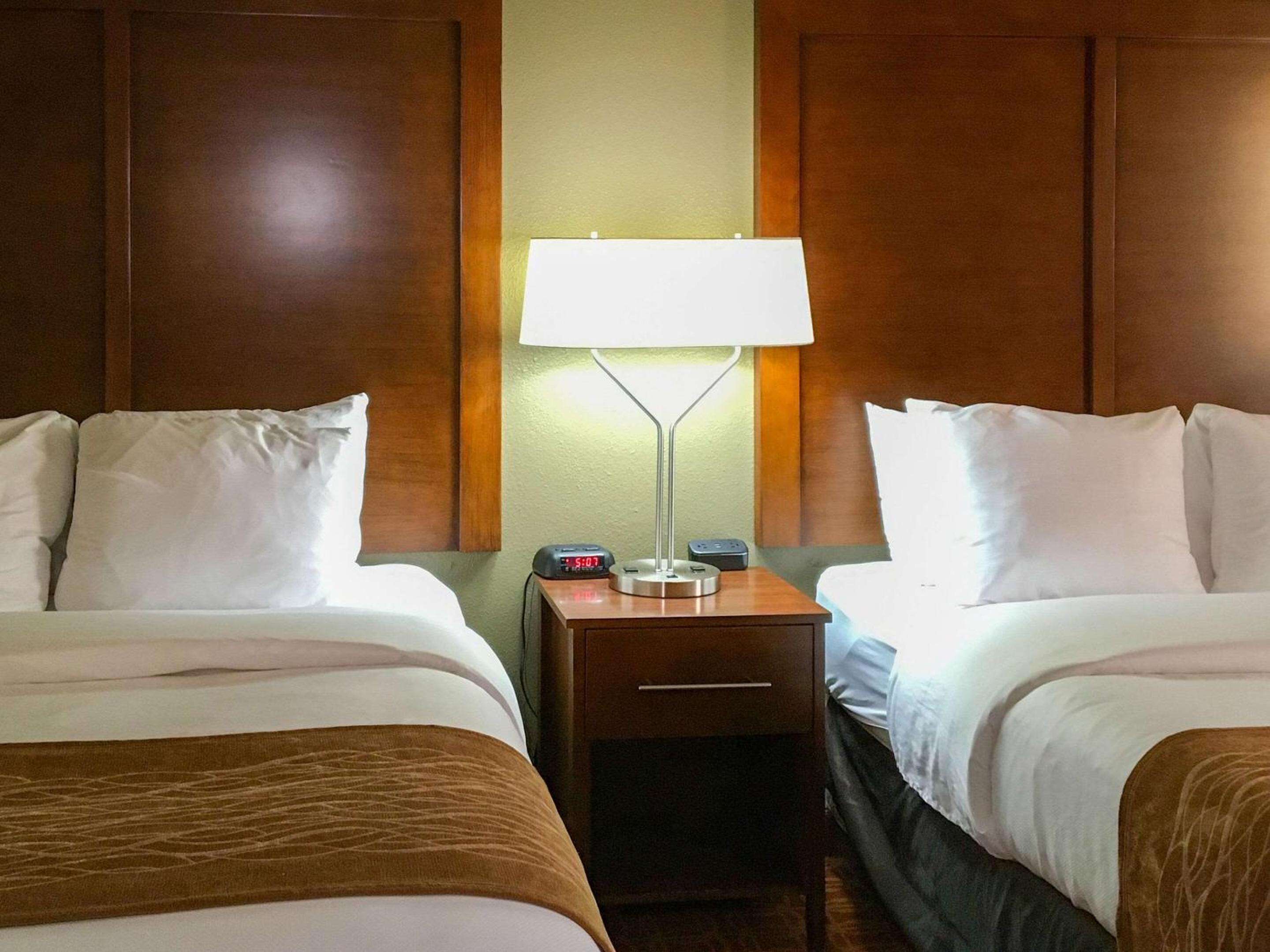 Double Room with Two Double Beds - Non-Smoking photo 3
