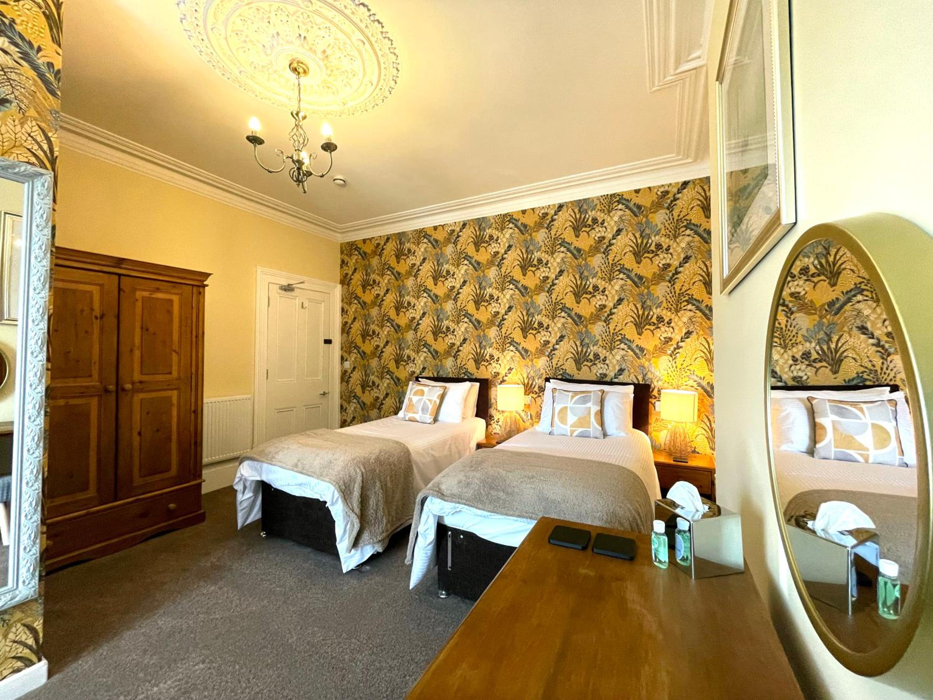 Double or Twin Room - Photo 2