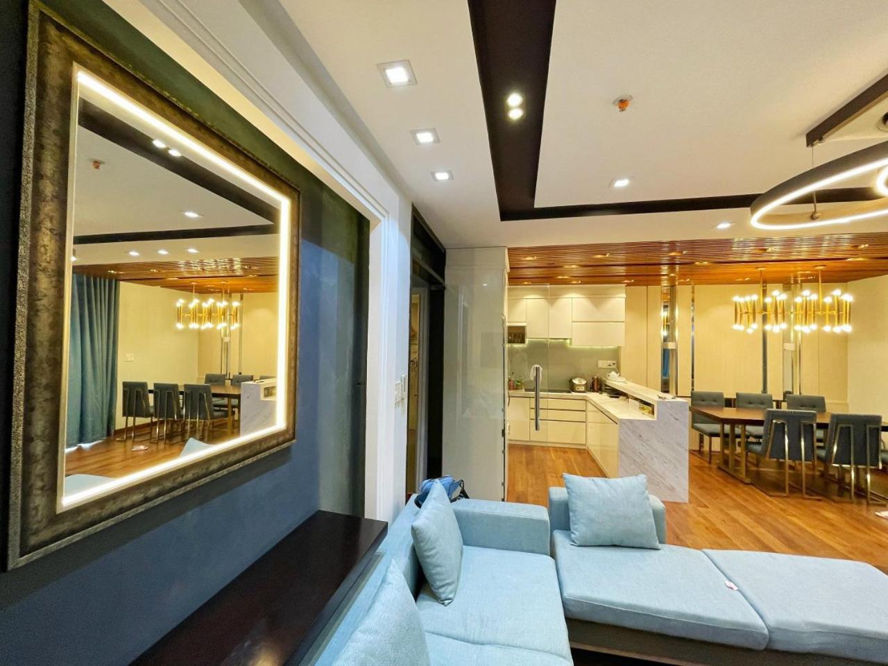 Penthouse Apartment