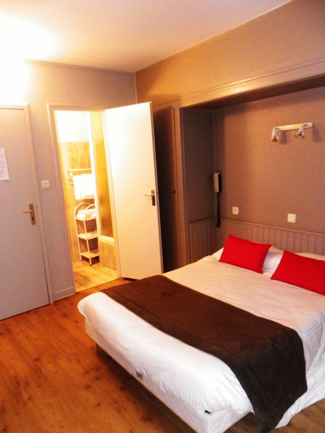 Double Room with Port View - Photo 5