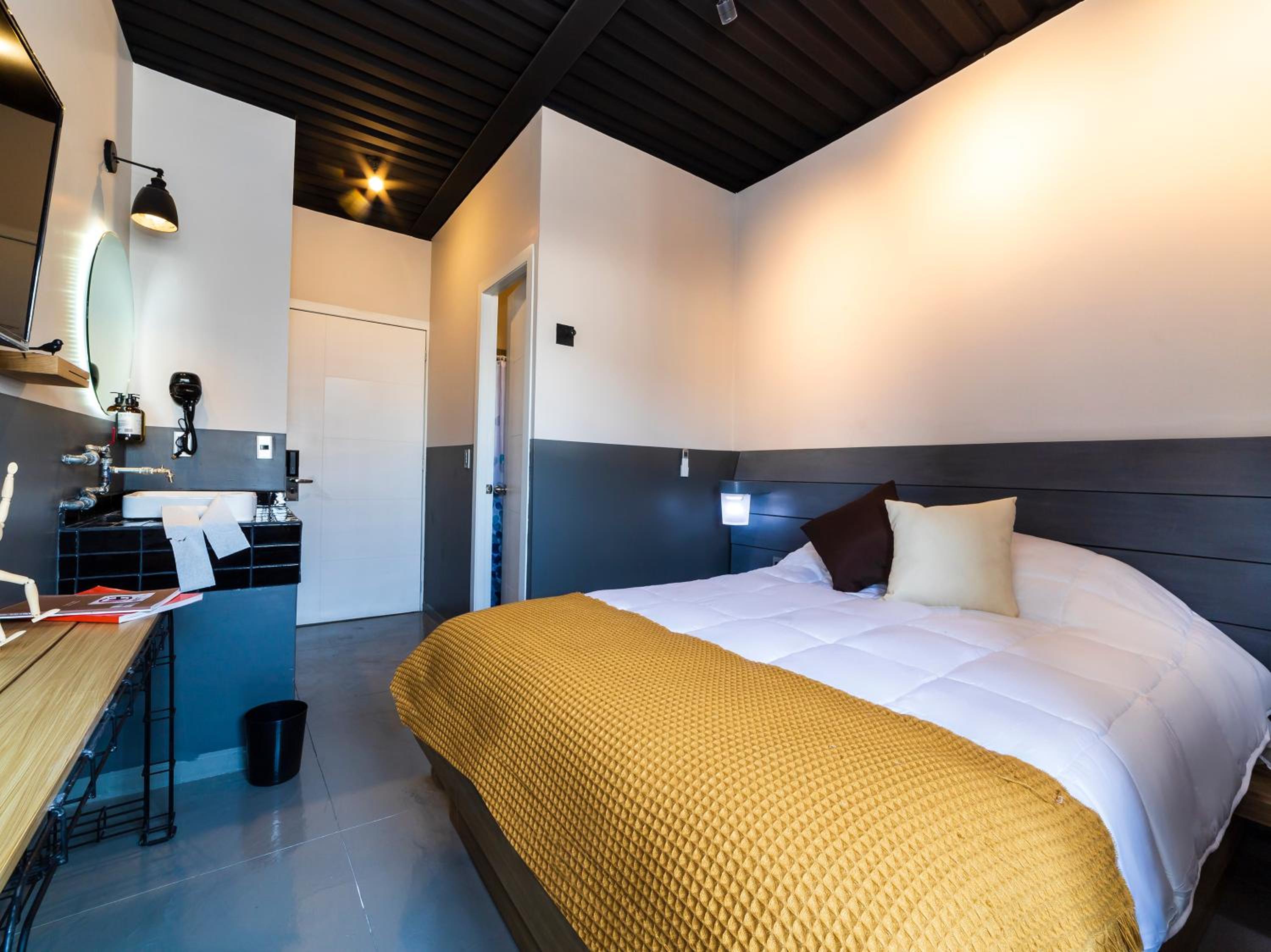 Queen Room with Balcony