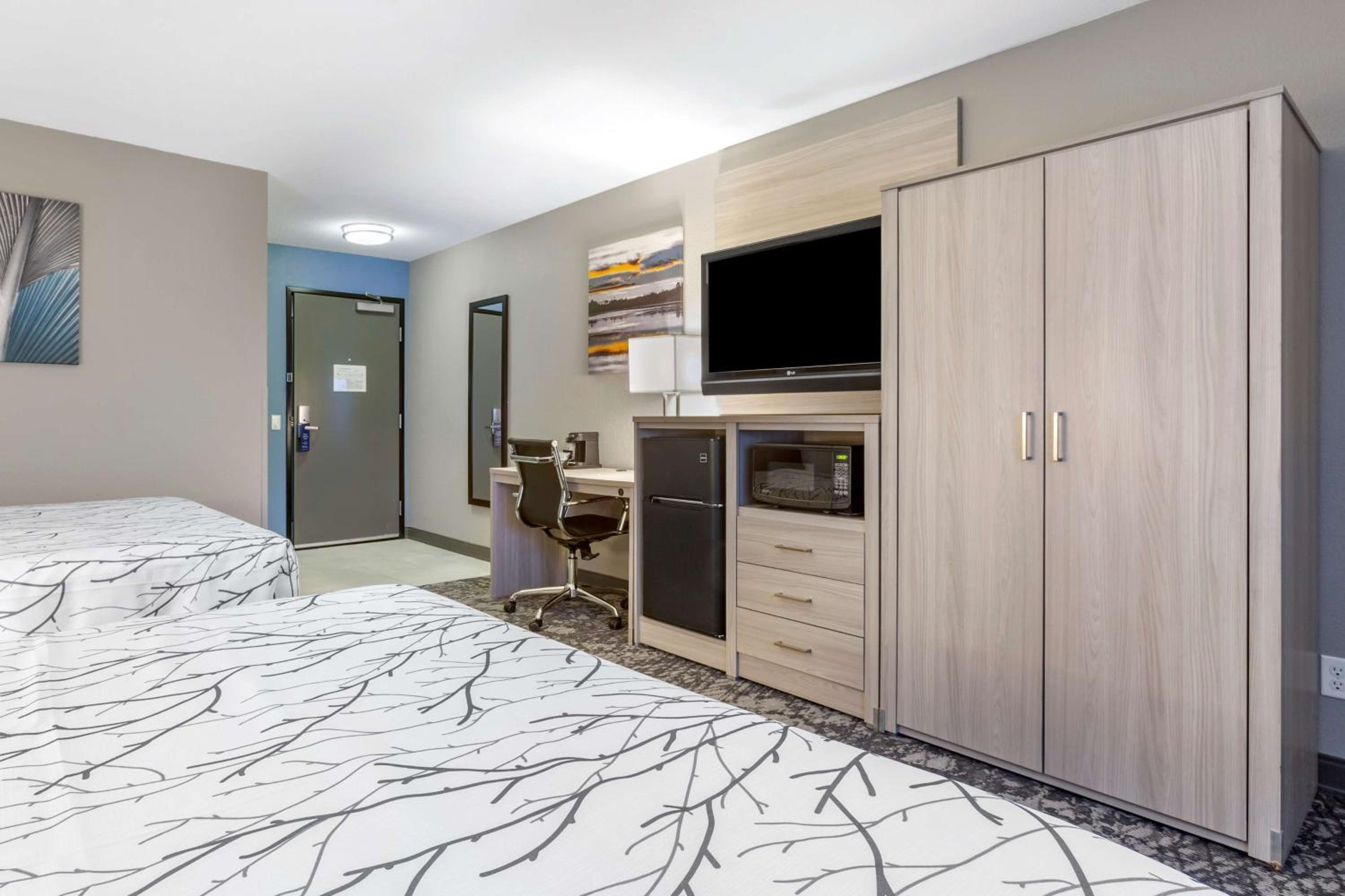 Queen Room with Two Queen Beds - Disability Access
