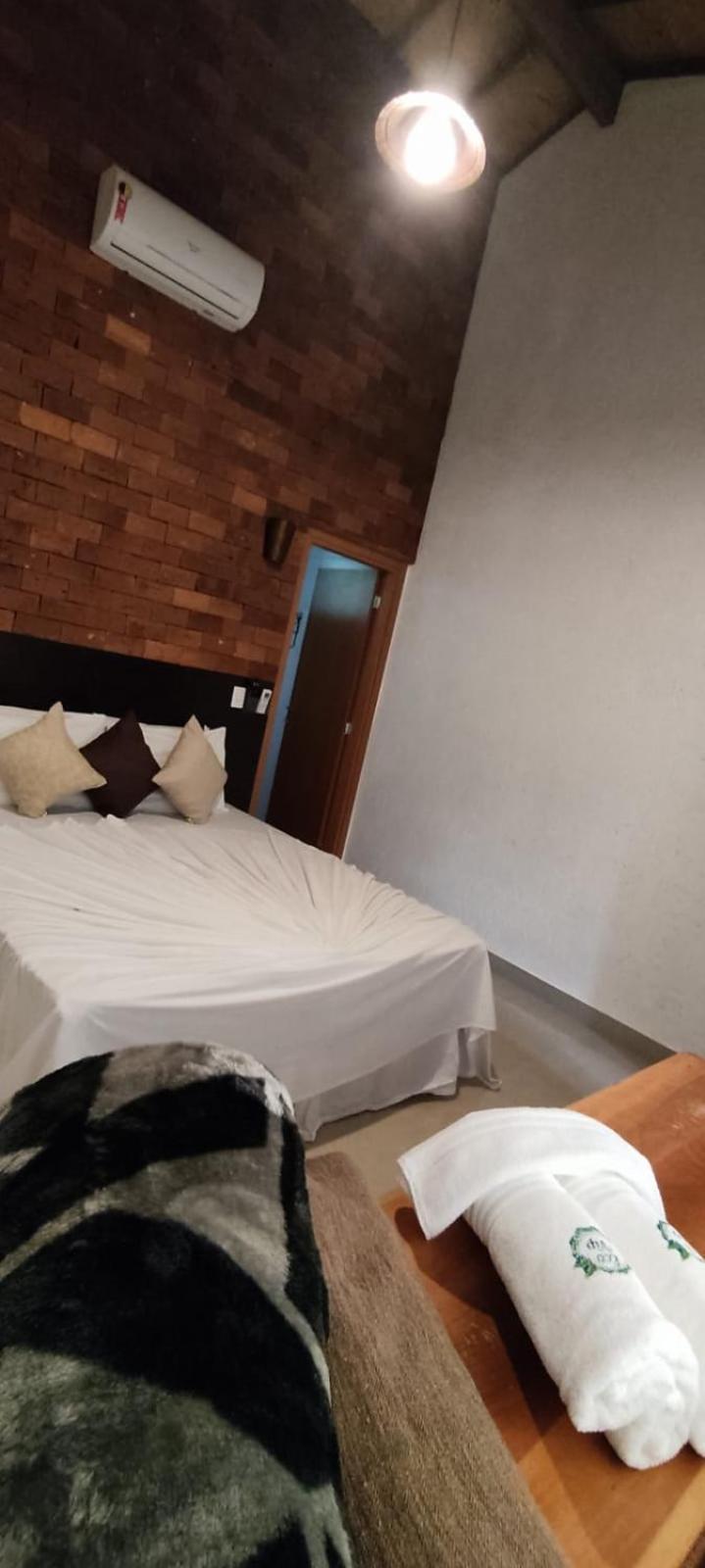 Double Room with Spa Bath - Photo 17