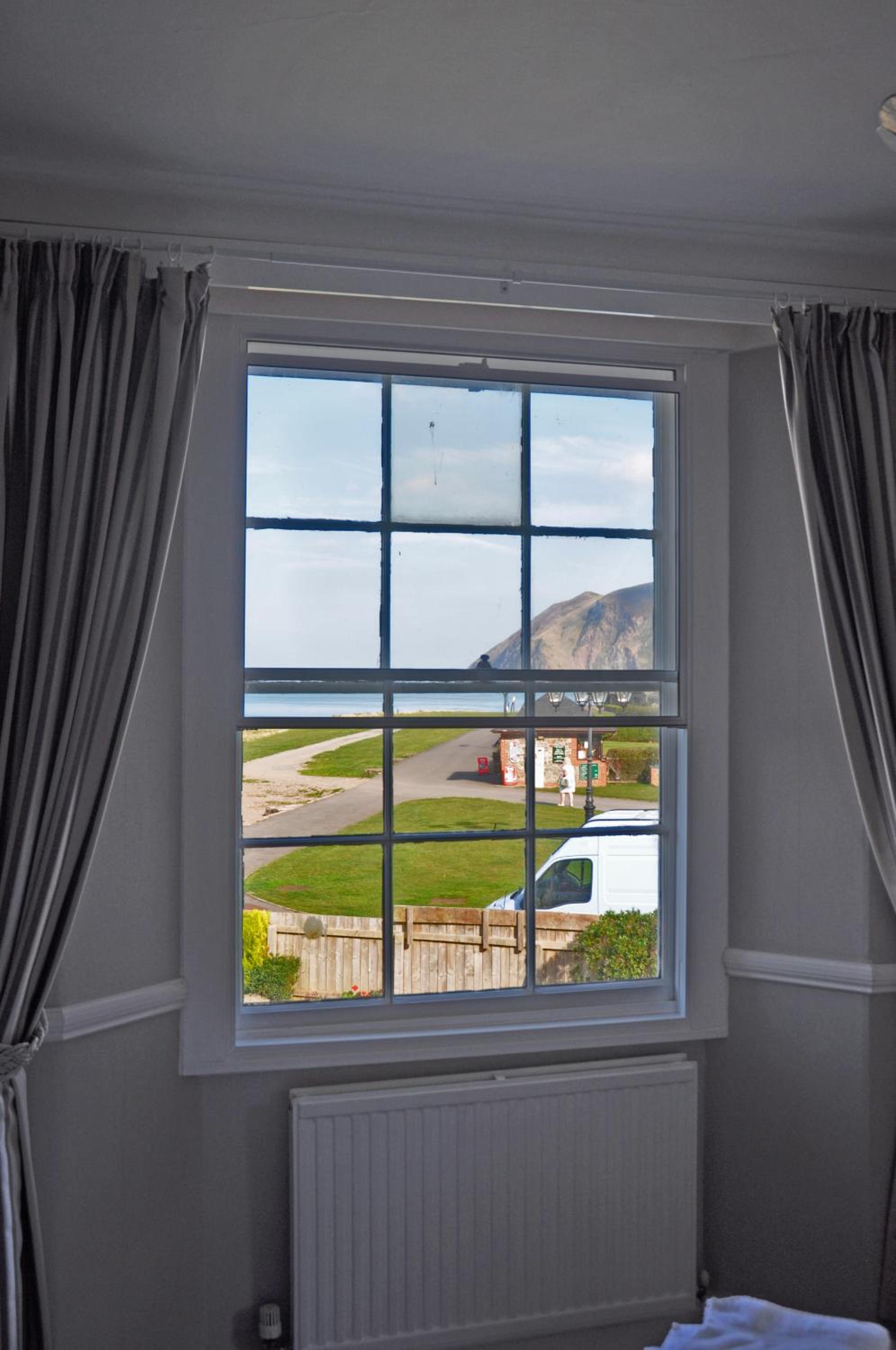 Double Room with Sea View - Photo 3