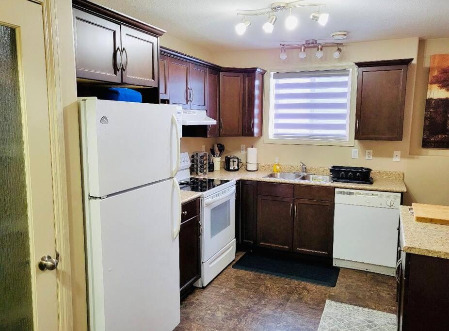 Two-Bedroom Apartment - Photo 7