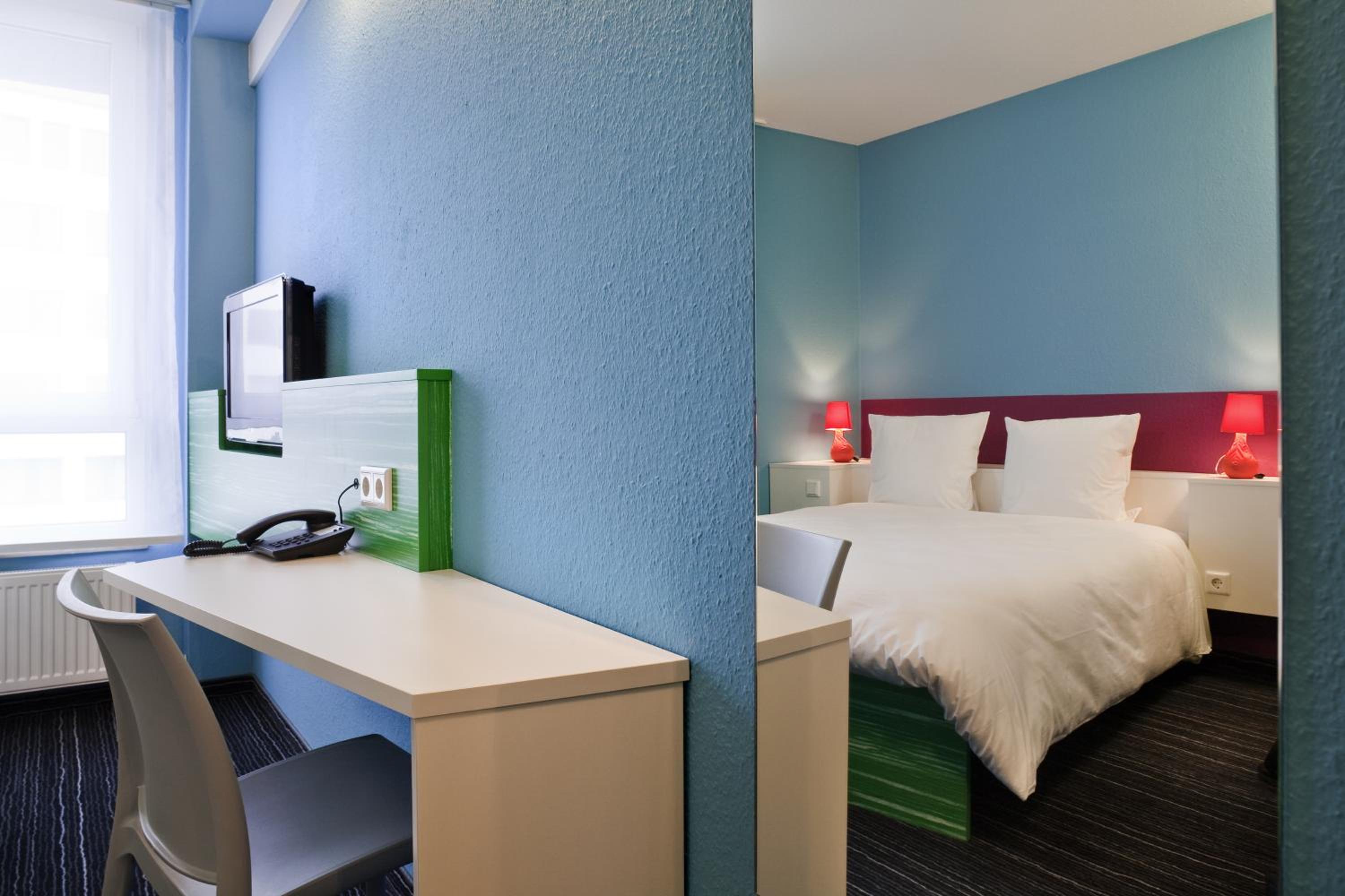 Standard Family Suite with Two Connecting Rooms photo 3