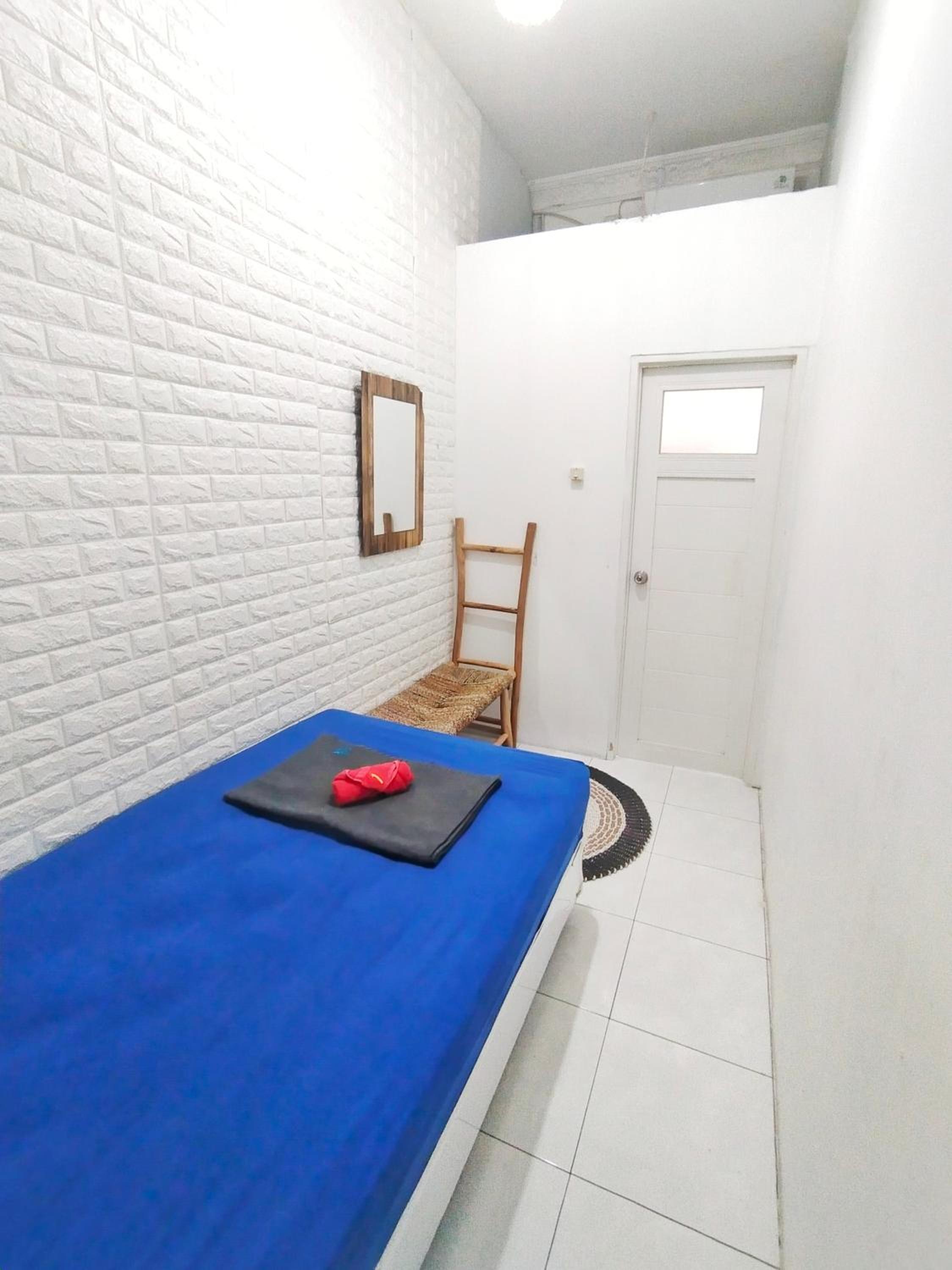 Budget Single Room photo 2