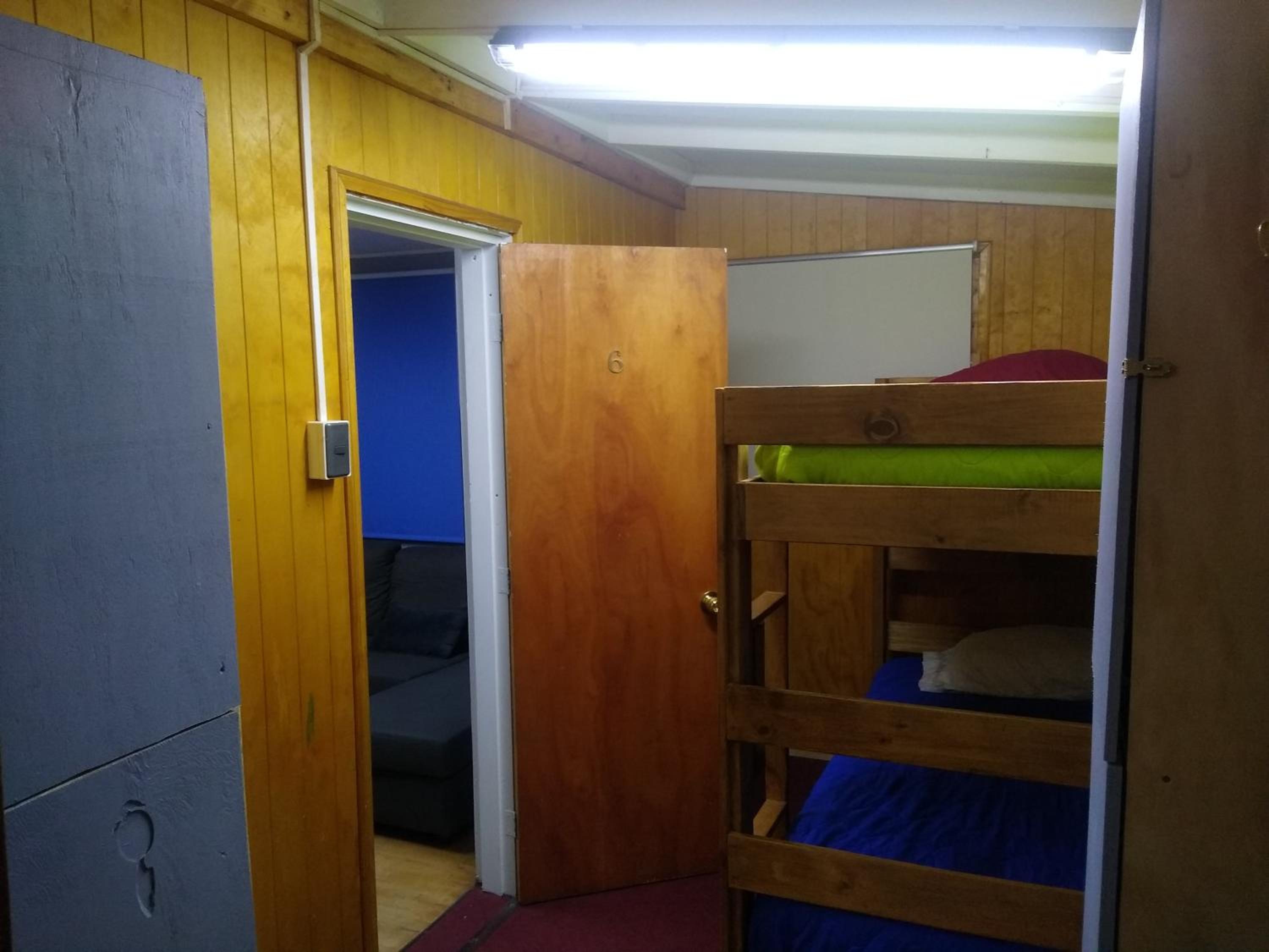 Bed in 4-Bed Mixed Dormitory Room photo 3