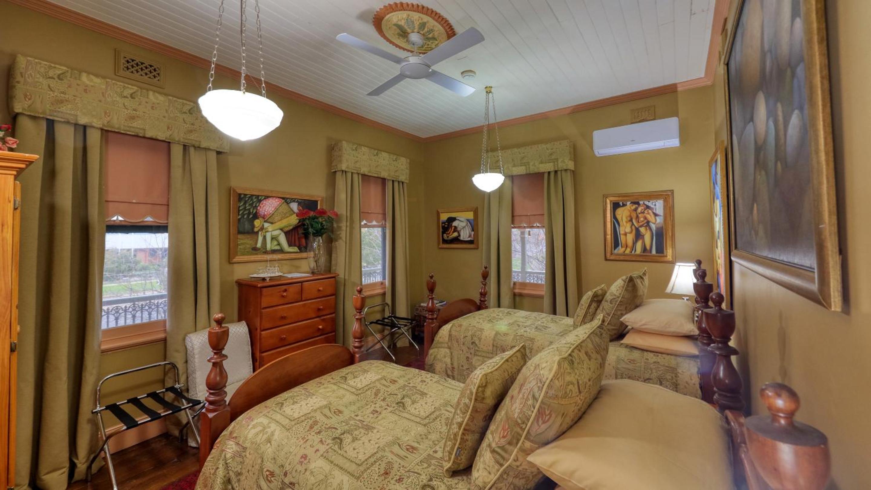 Standard Twin Room photo 1