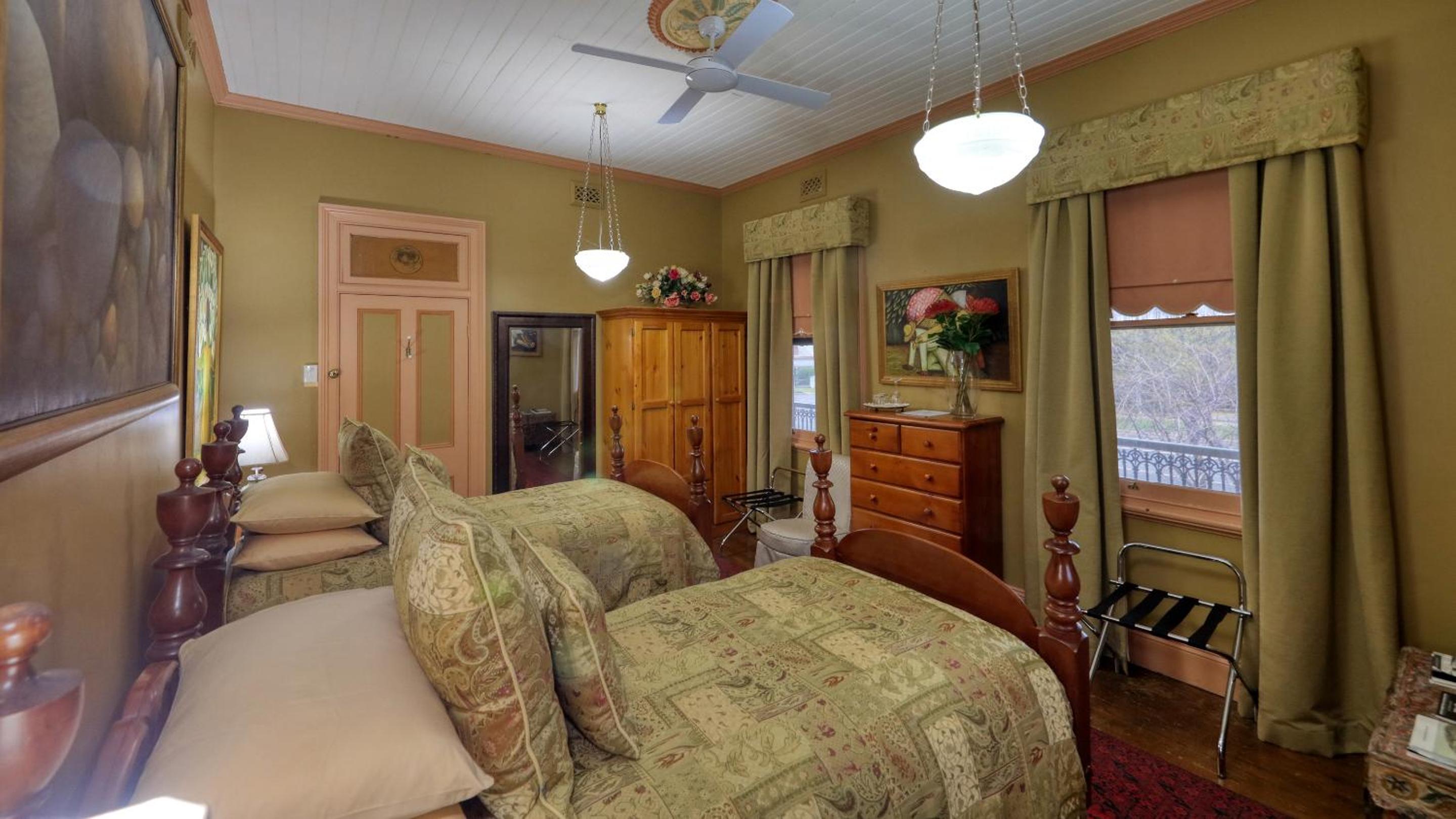 Standard Twin Room photo 2