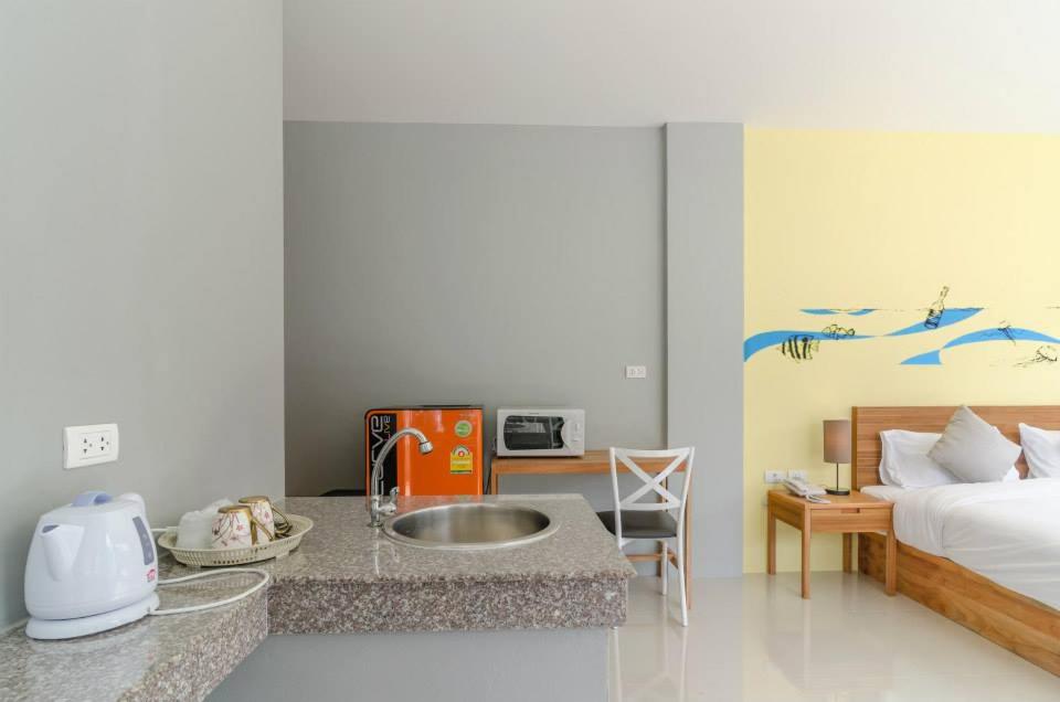 Deluxe Double Room with Pool View - Photo 3