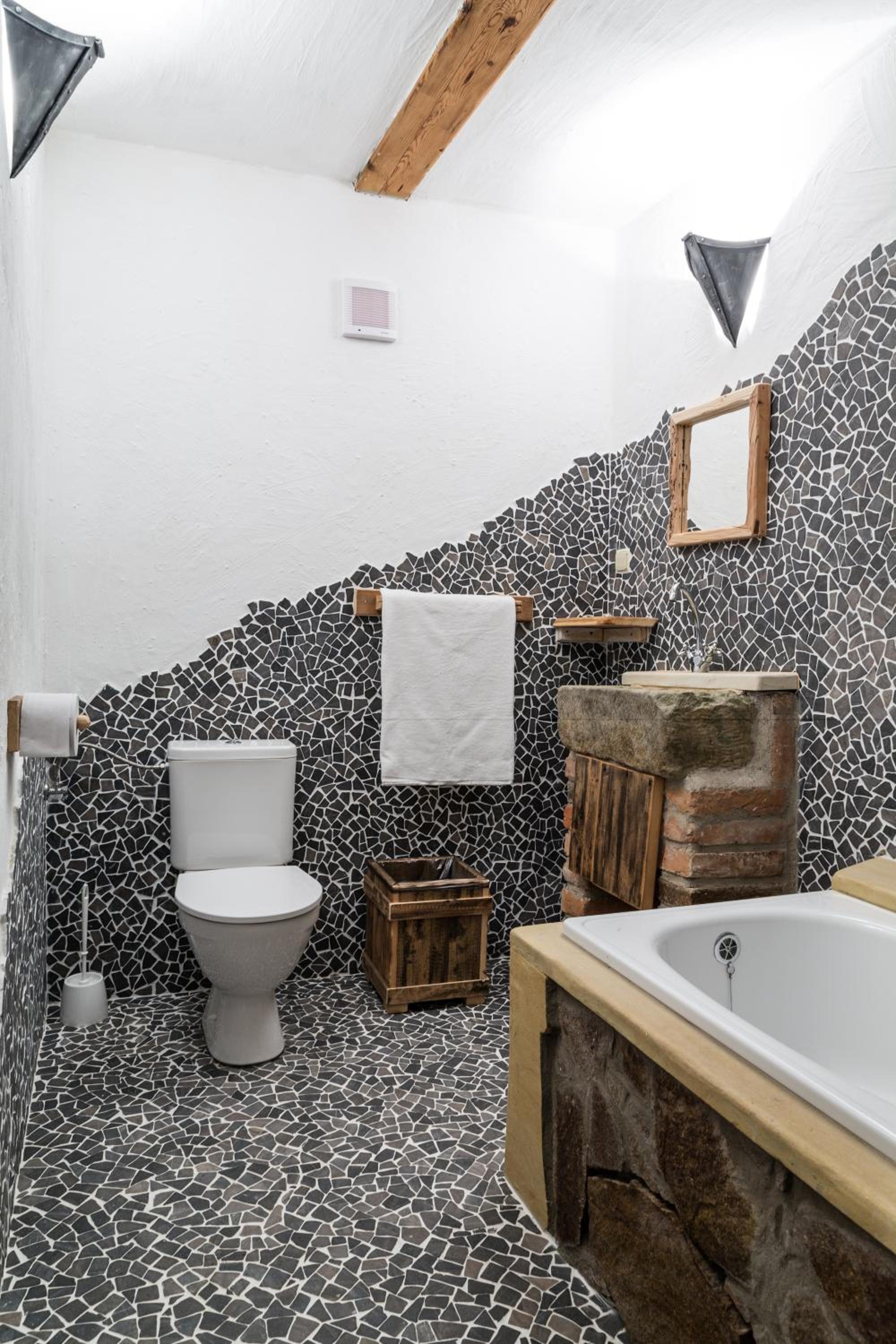 Double Room with Private Bathroom photo 2