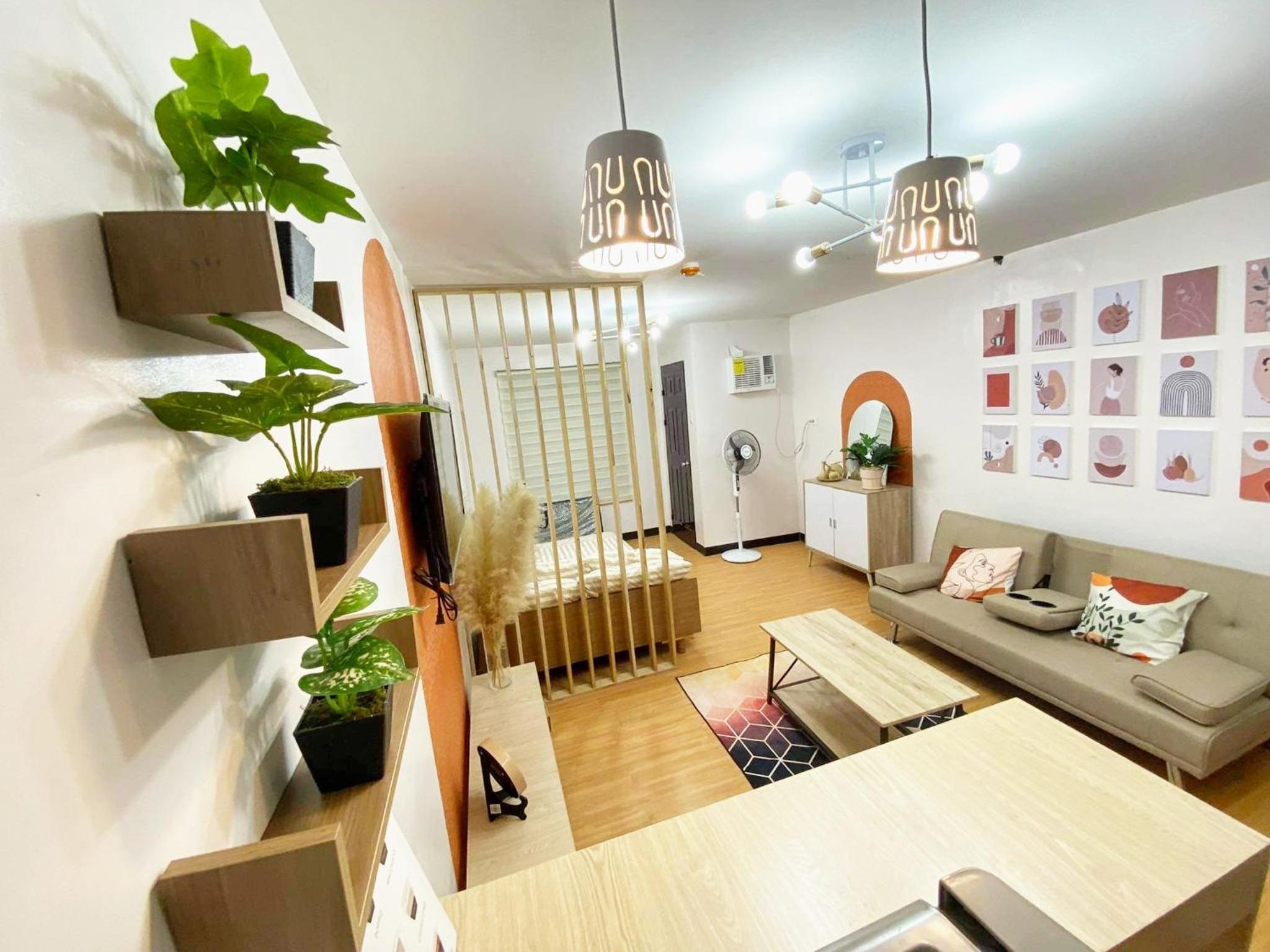 One-Bedroom Apartment - Photo 2