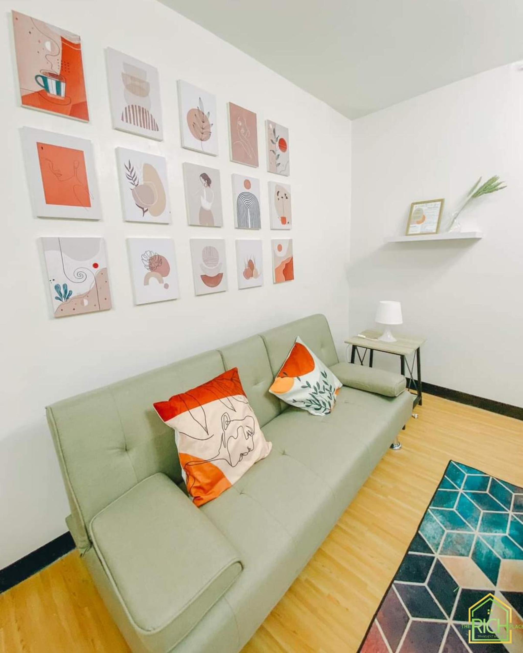One-Bedroom Apartment - Photo 1