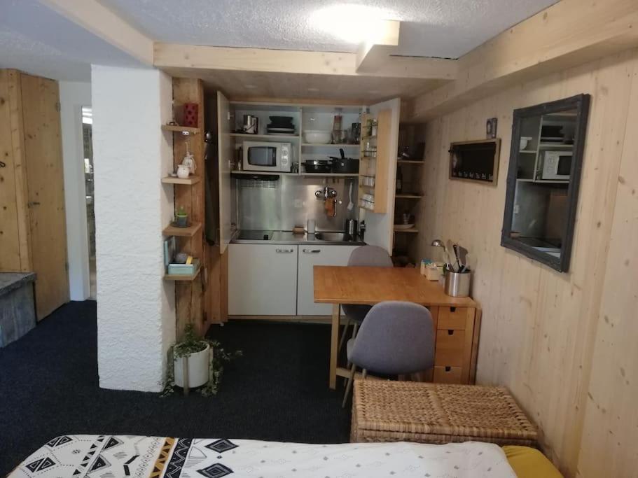 One-Bedroom Apartment photo 3