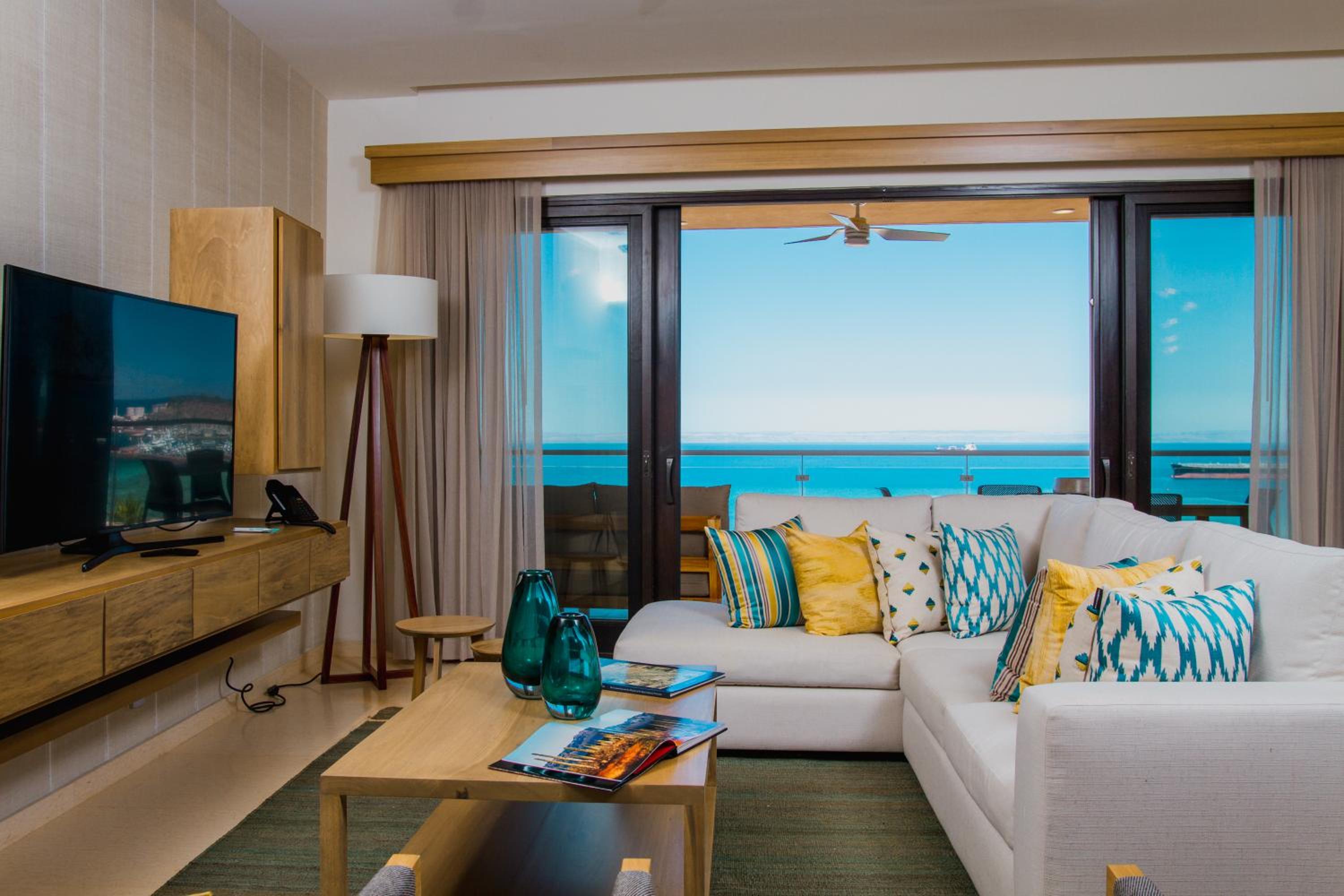 3 Bedroom Ocean View Suite photo 2