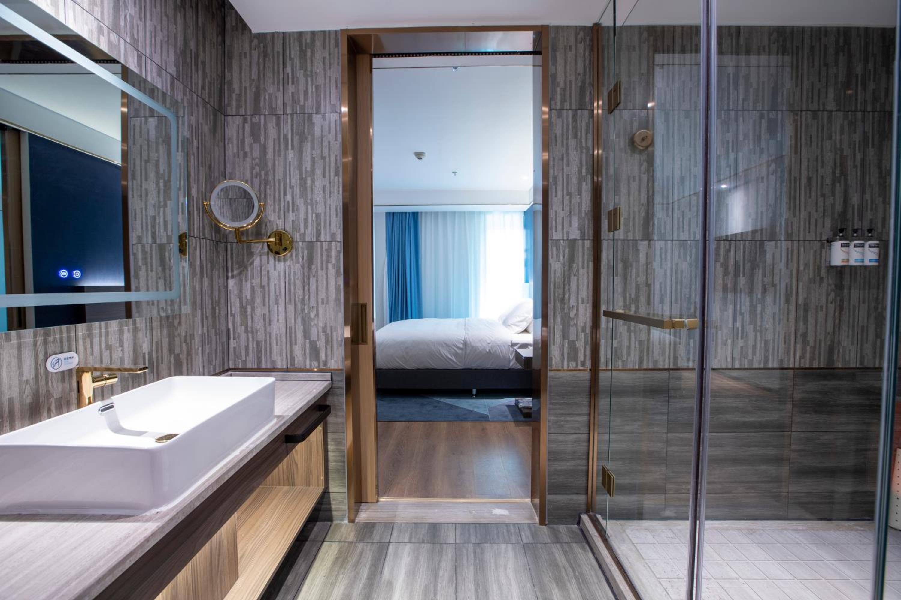 Two-Bedroom Suite with Two King Beds - Photo 3