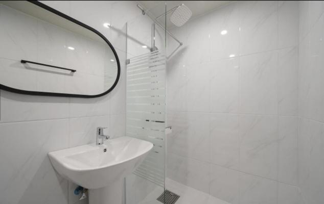 Standard Double Room - Photo 8