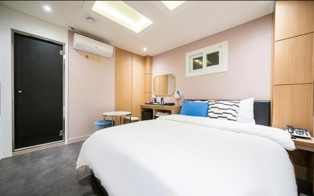 Standard Double Room - Photo 2
