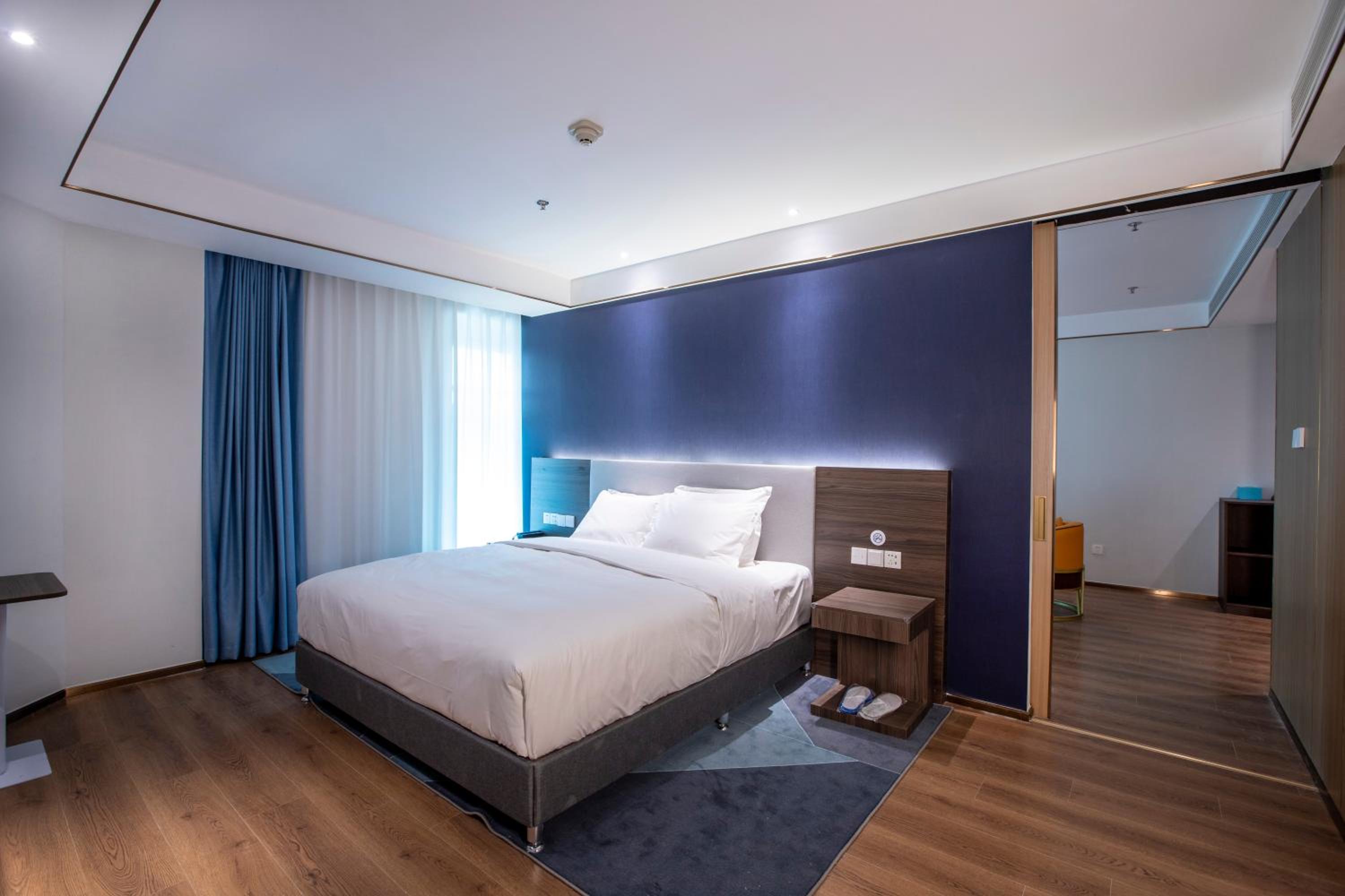 Two-Bedroom Suite with Two King Beds - Photo 6
