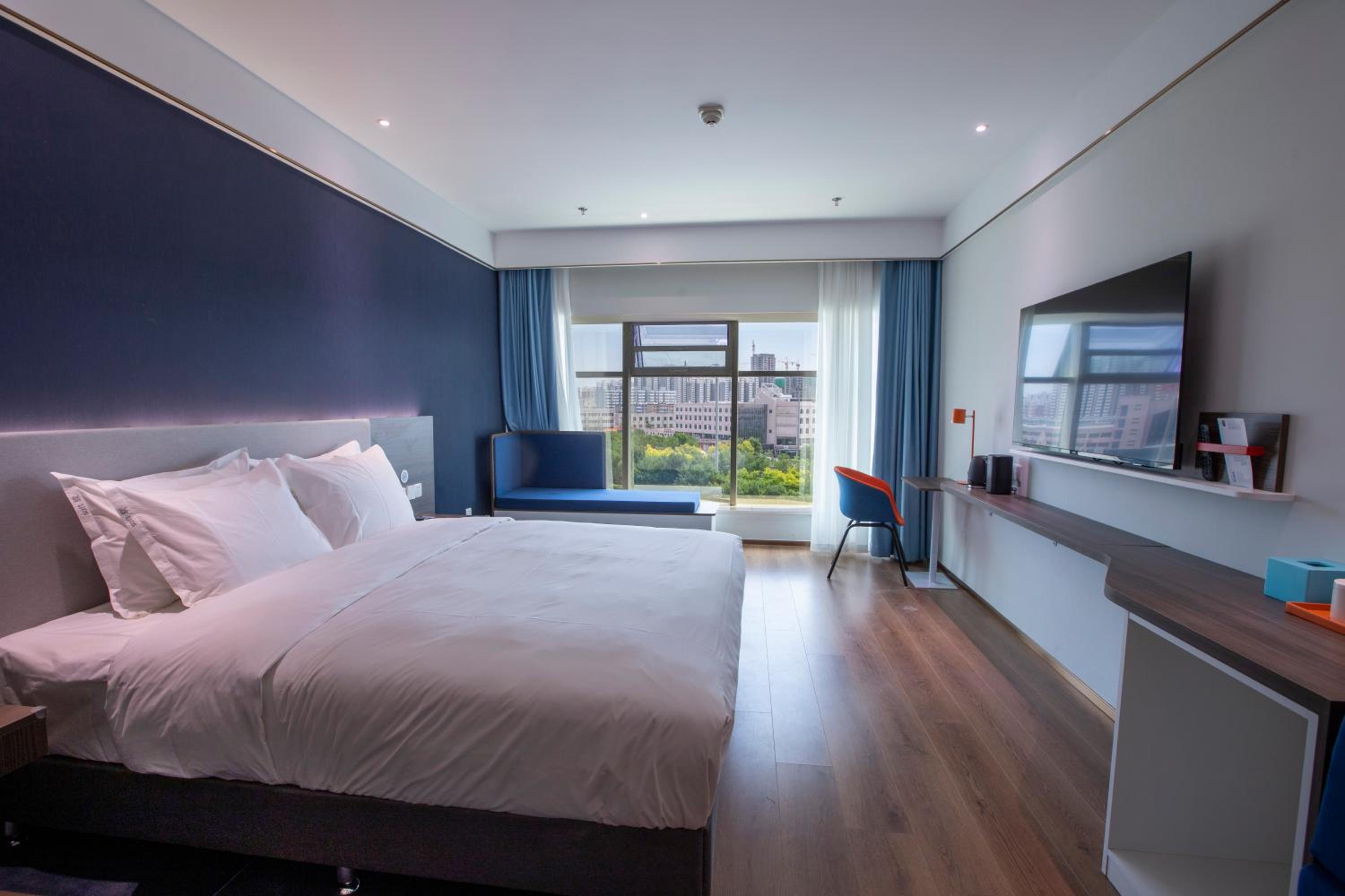Two-Bedroom Suite with Two King Beds - Photo 4
