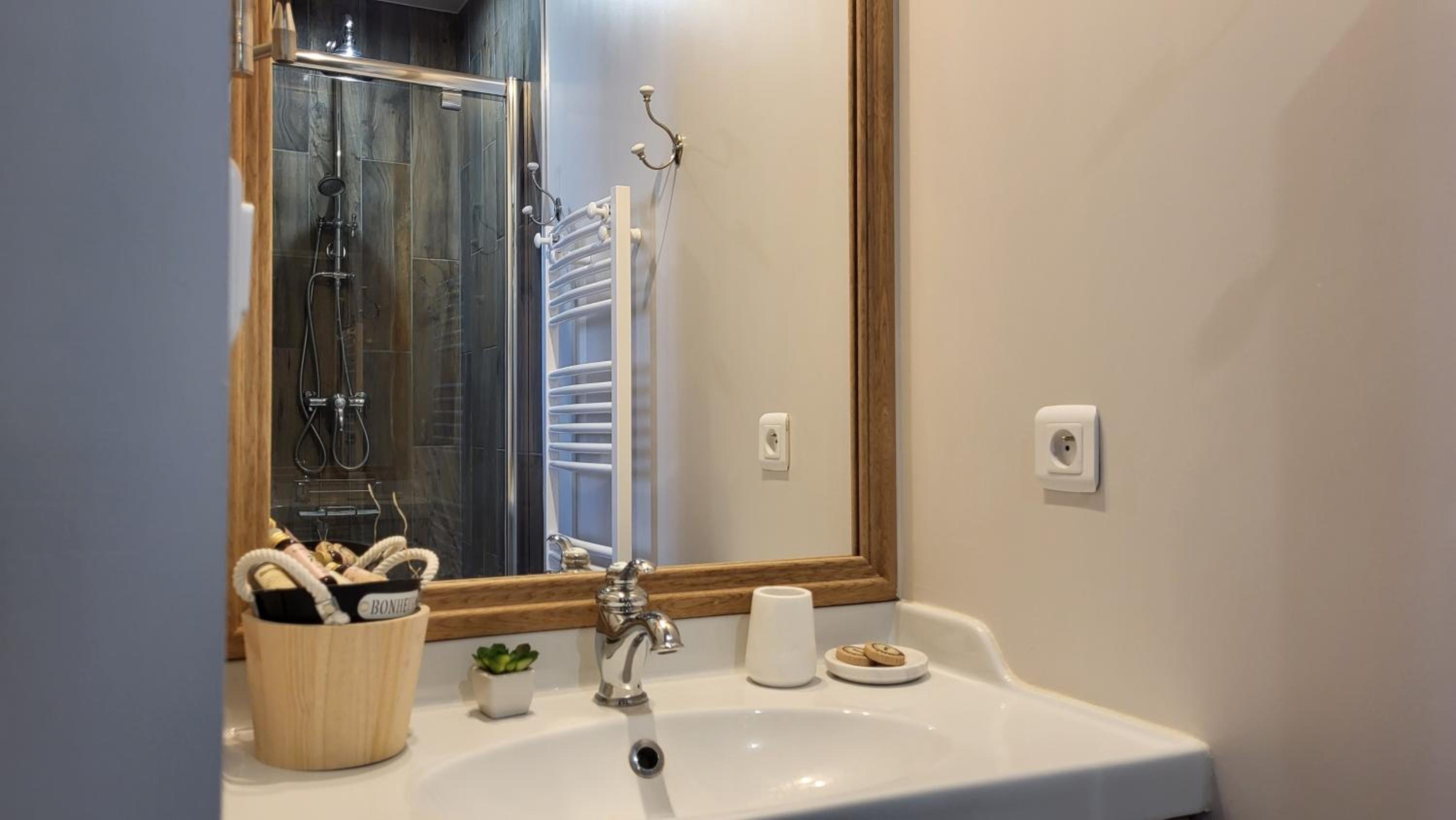 Double Room with Private External Bathroom photo 3