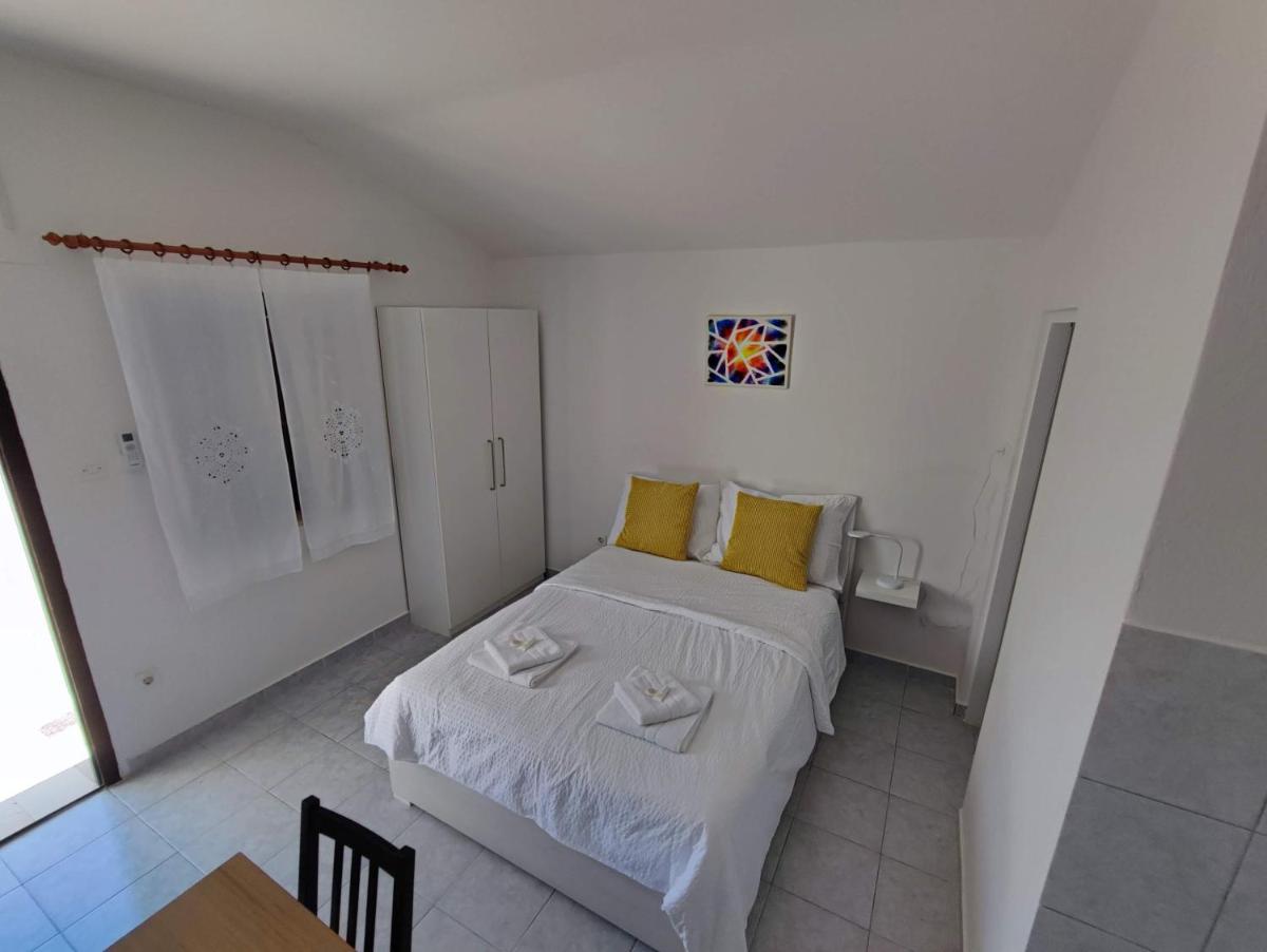 Studio with Terrace photo 2