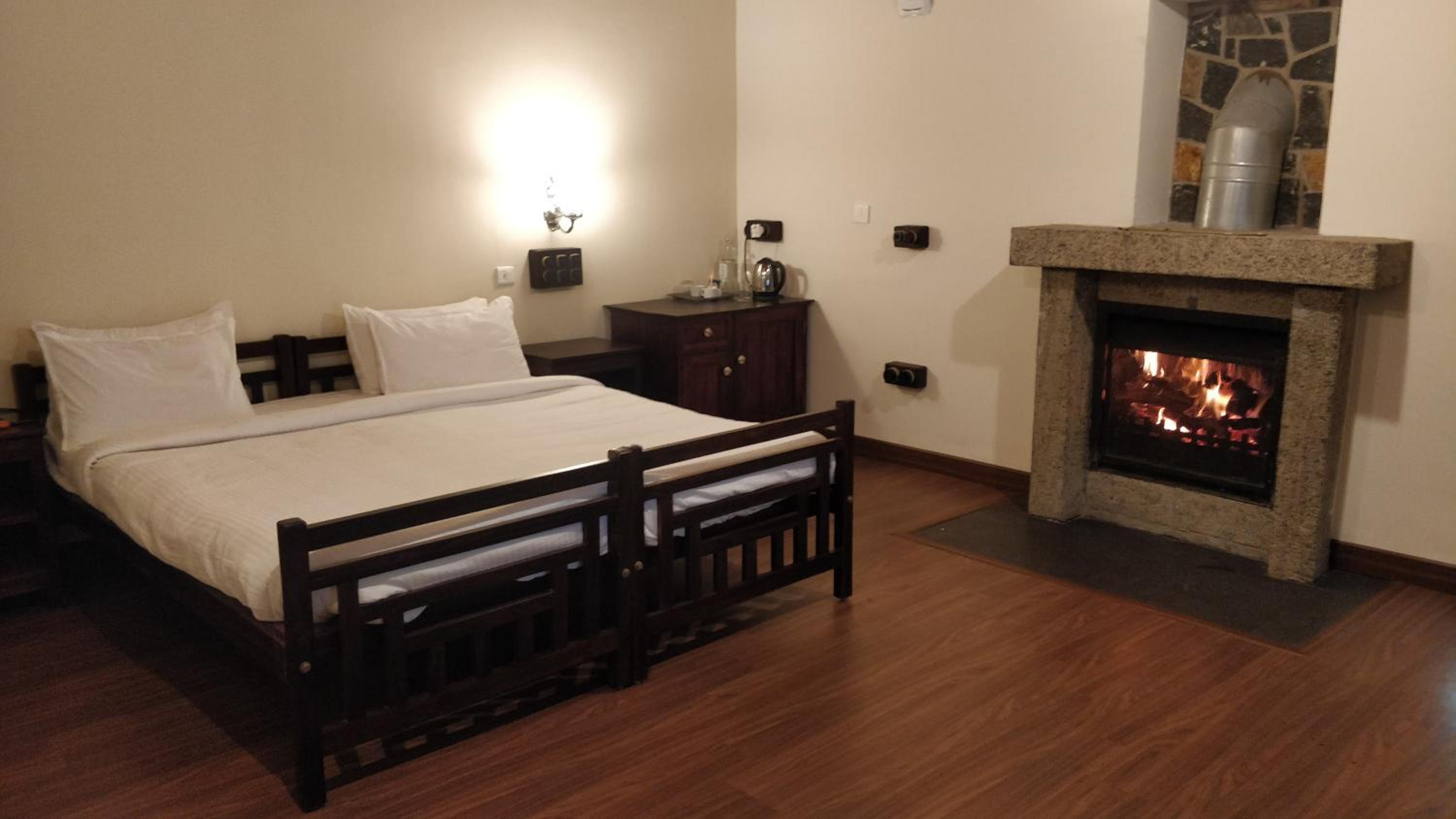Suite with Mountain View - Photo 8