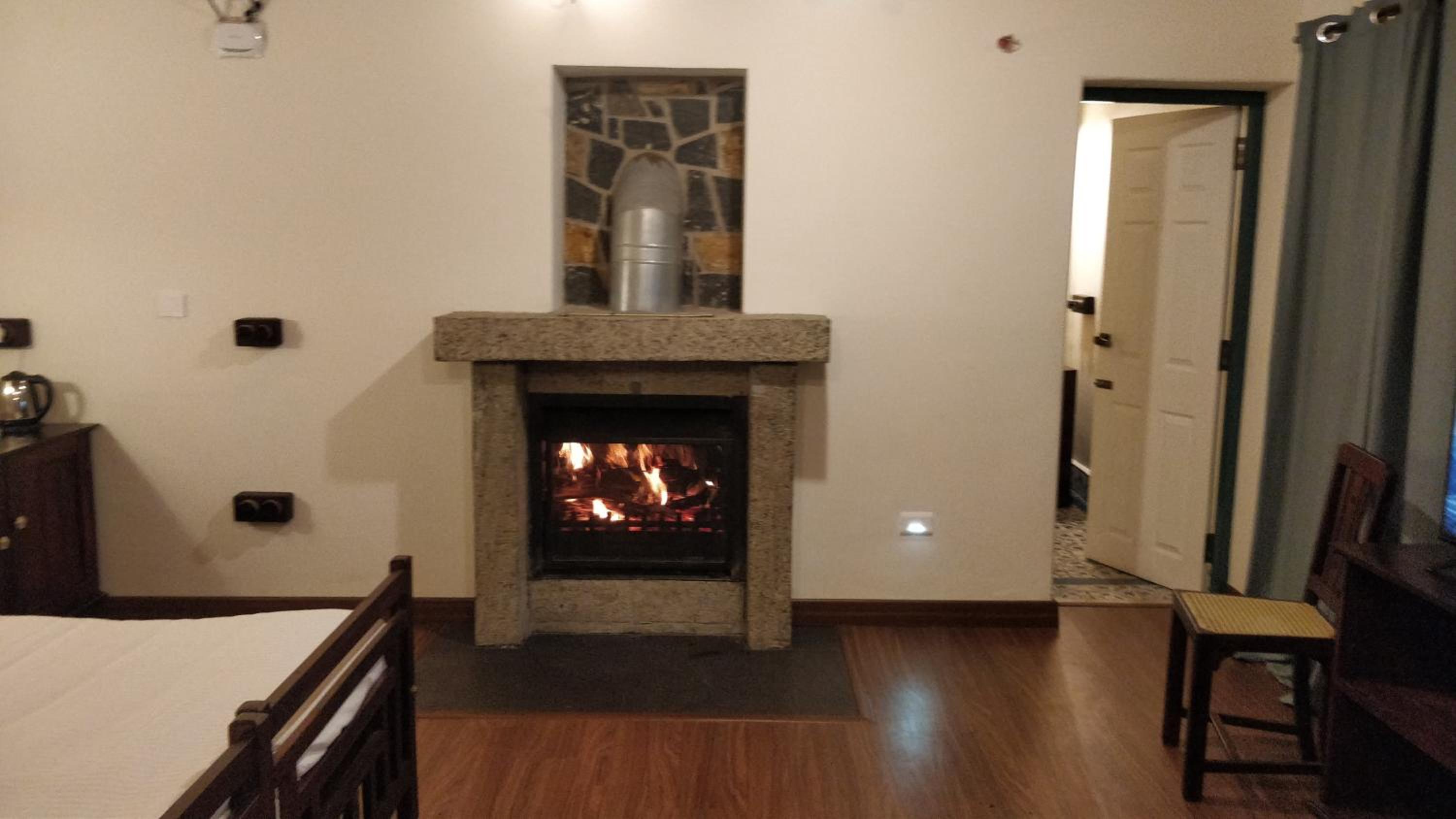 Suite with Mountain View - Photo 3