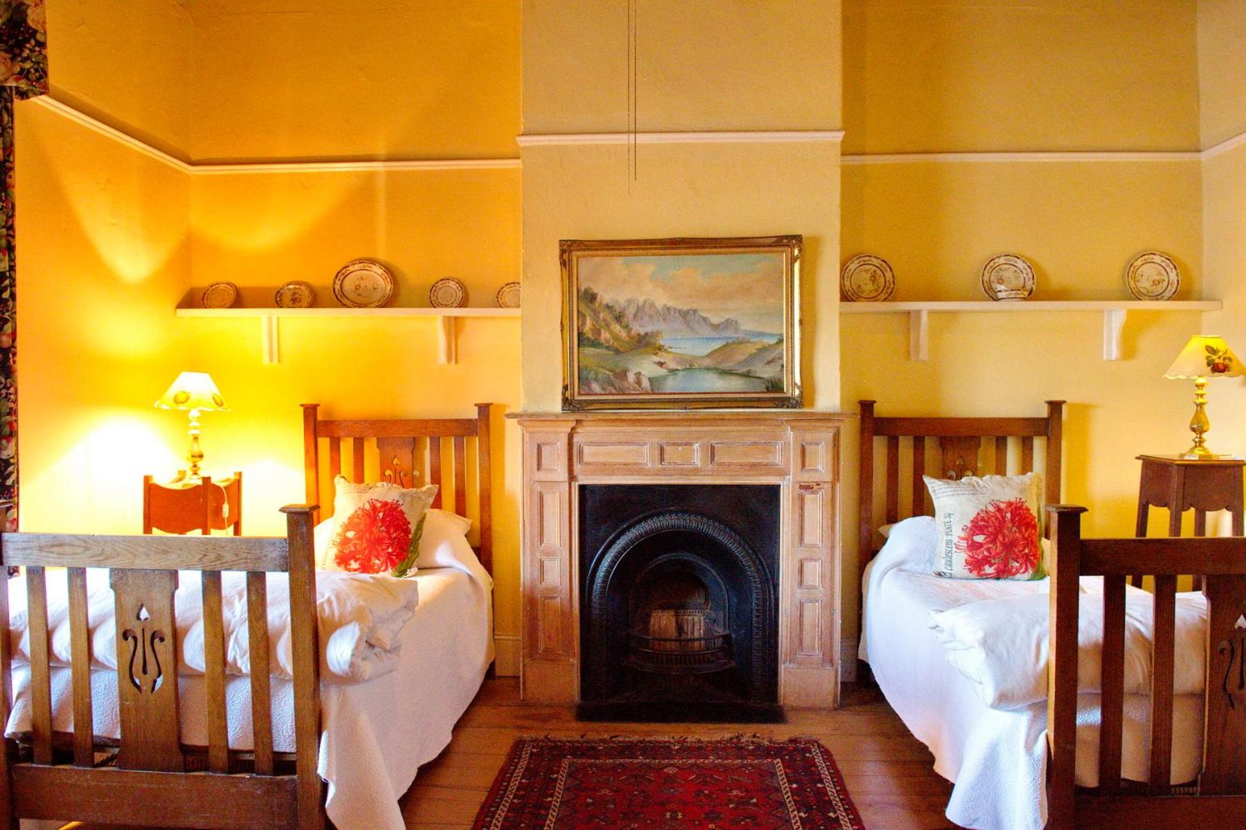 Three-Bedroom House - Photo 1