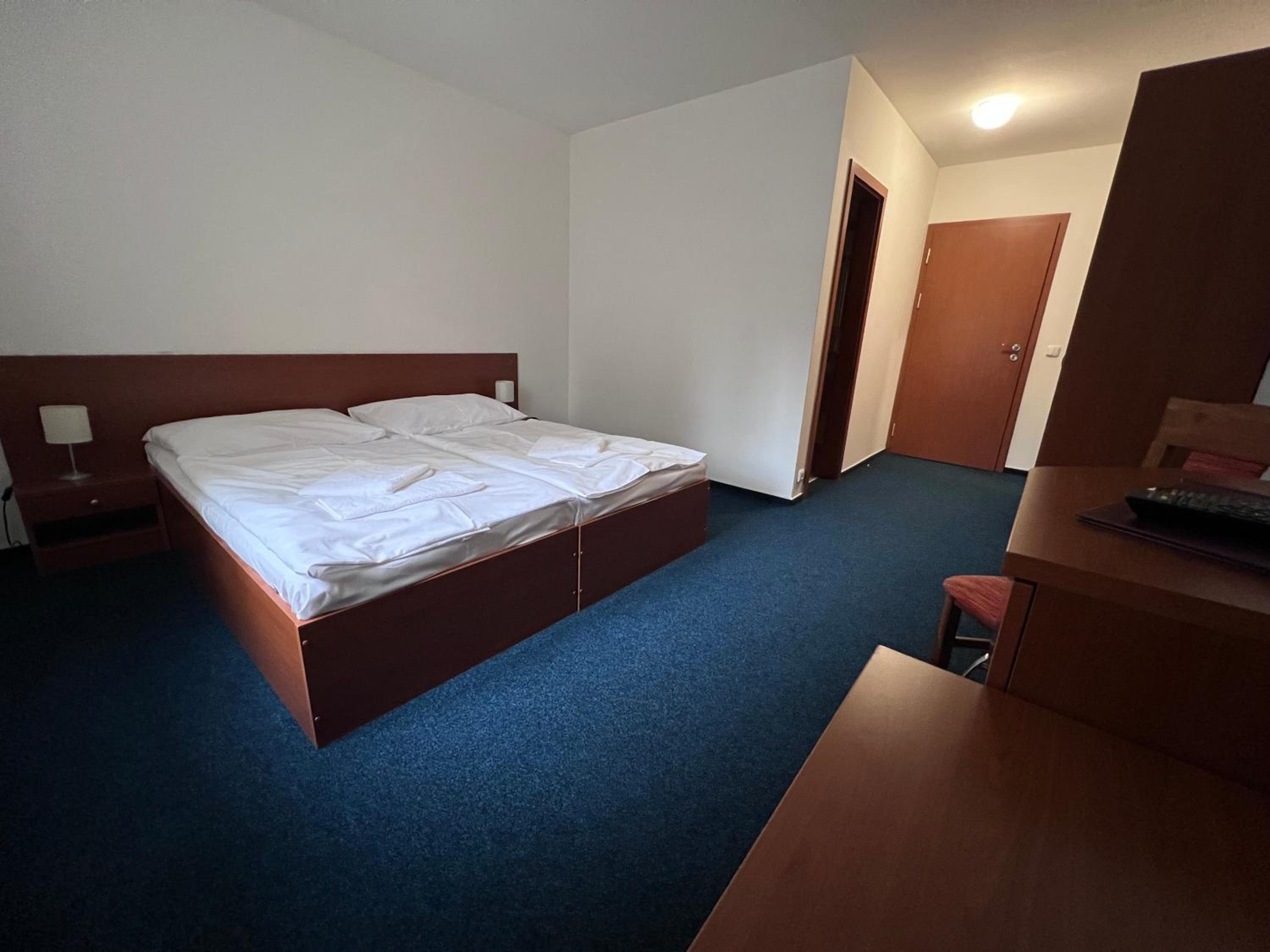 Double Room - Photo 3