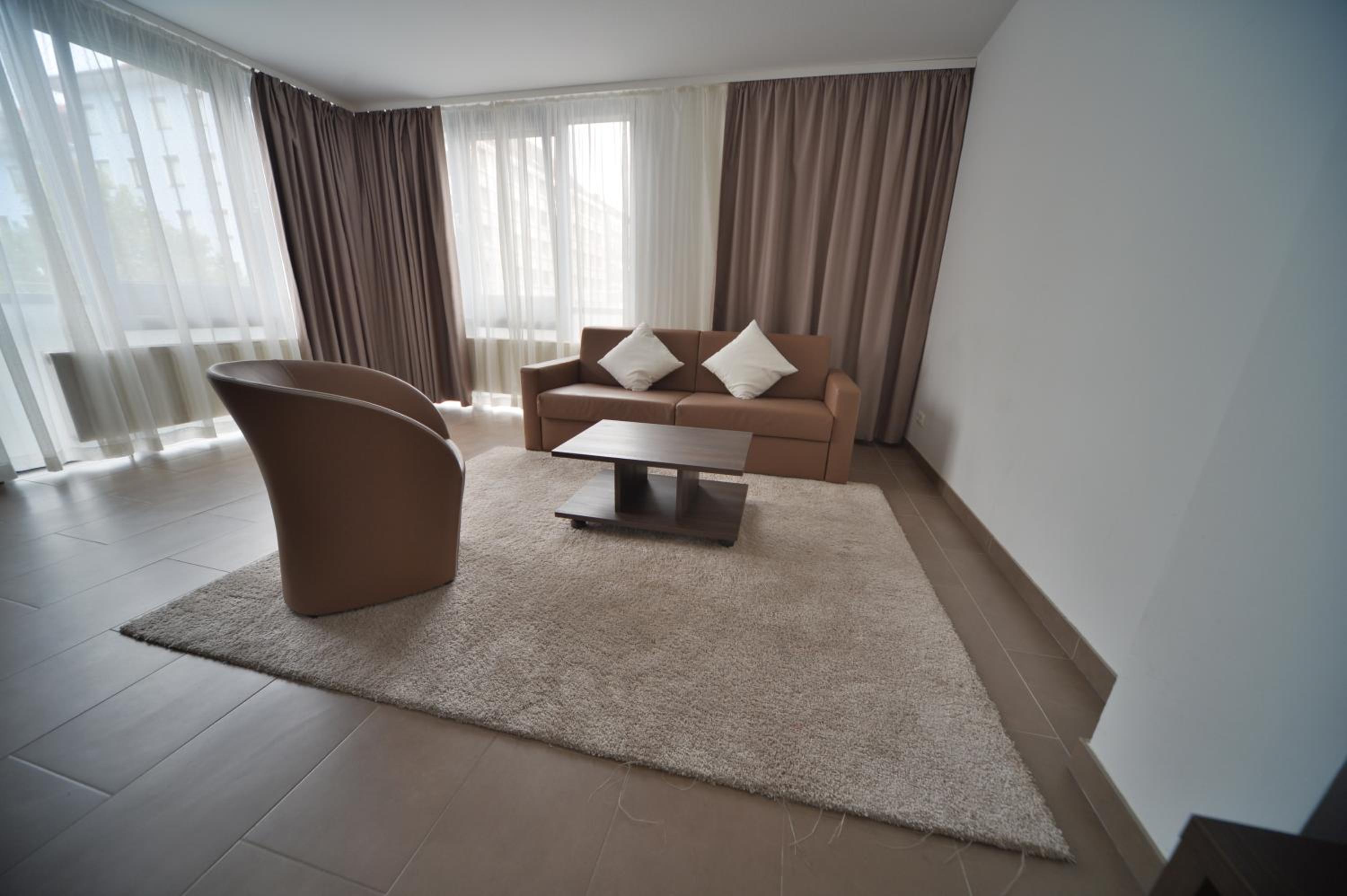 Superior One-Bedroom Apartment