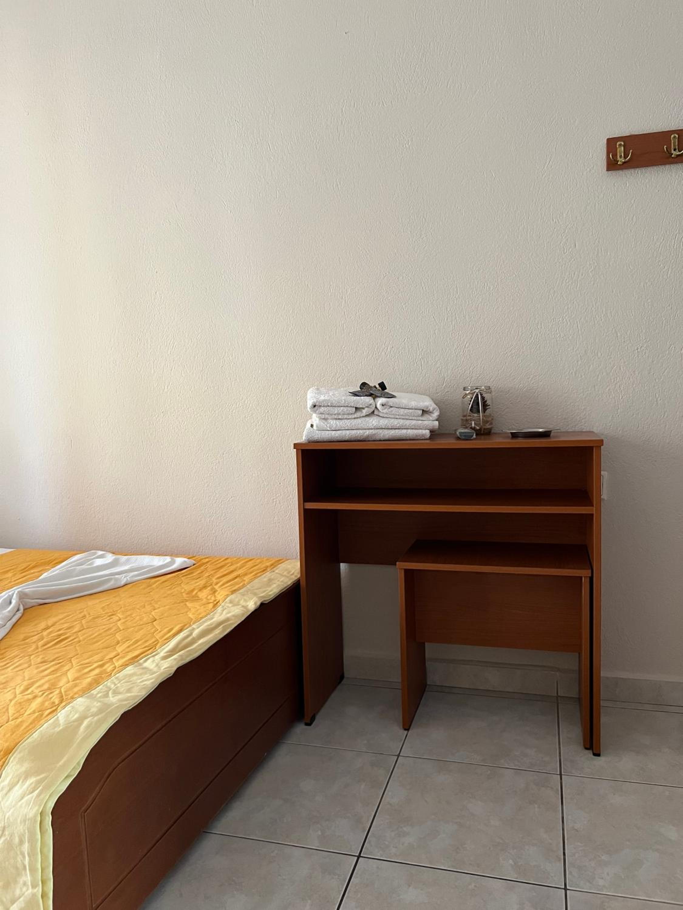 One-Bedroom Apartment photo 3