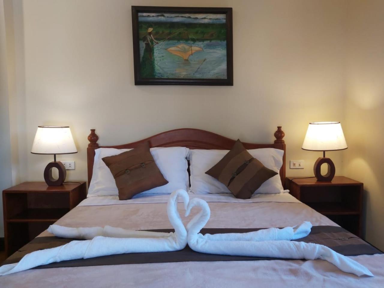 Double Room with Balcony - Photo 10