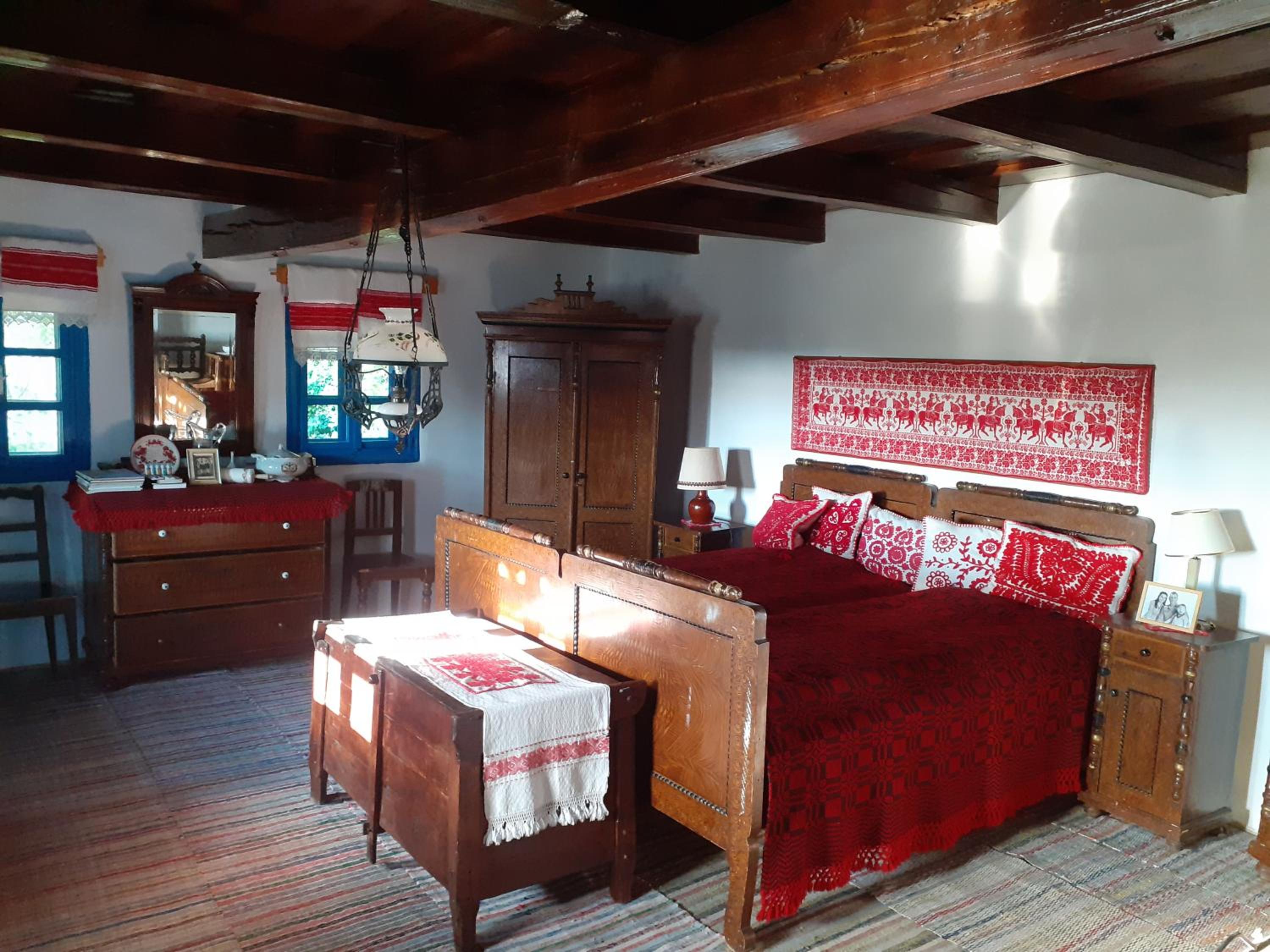 Two-Bedroom House - Photo 1