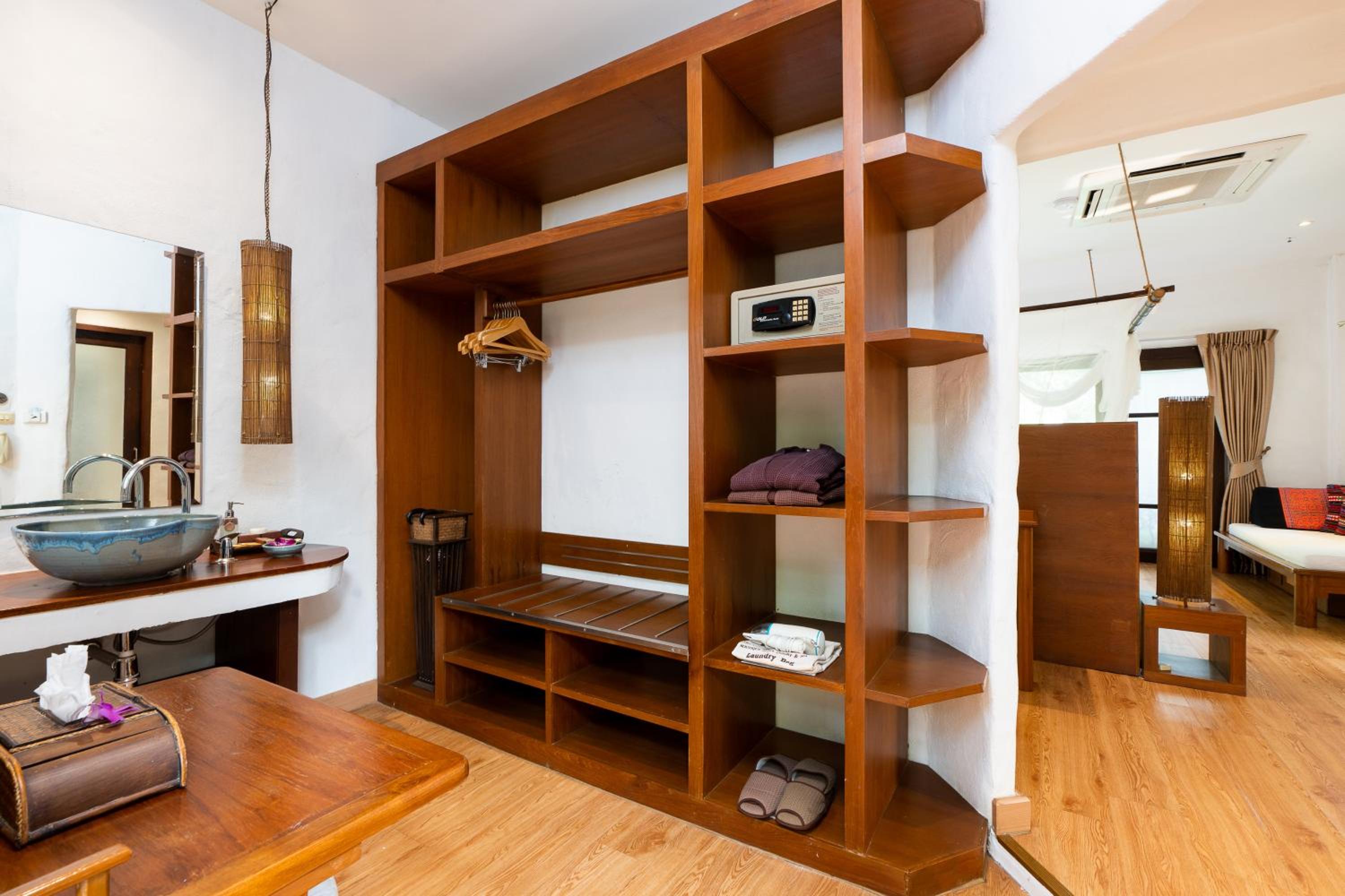 Deluxe Studio - Photo 6