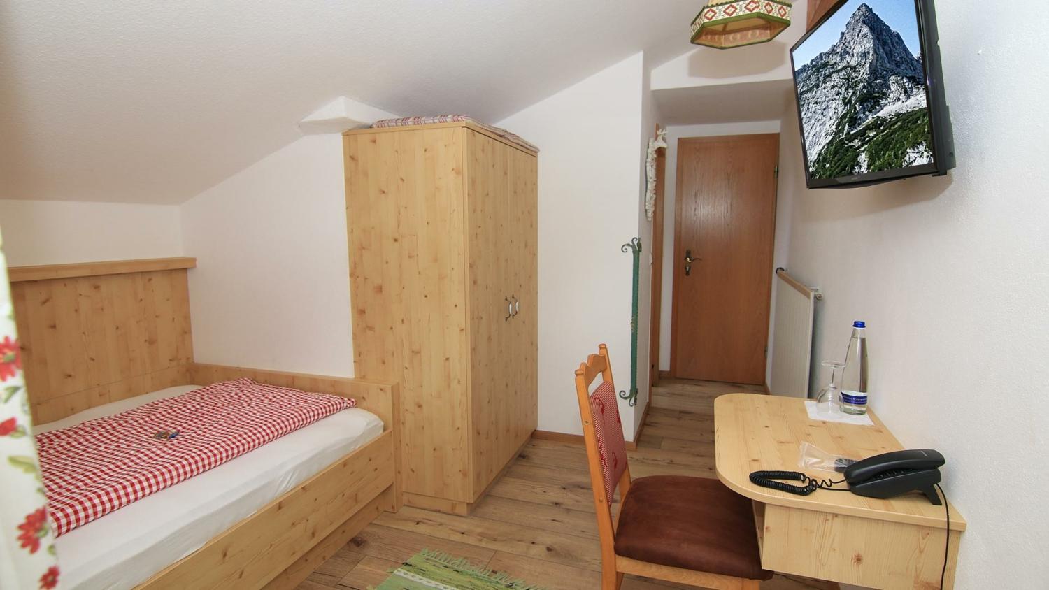 Single Room photo 3