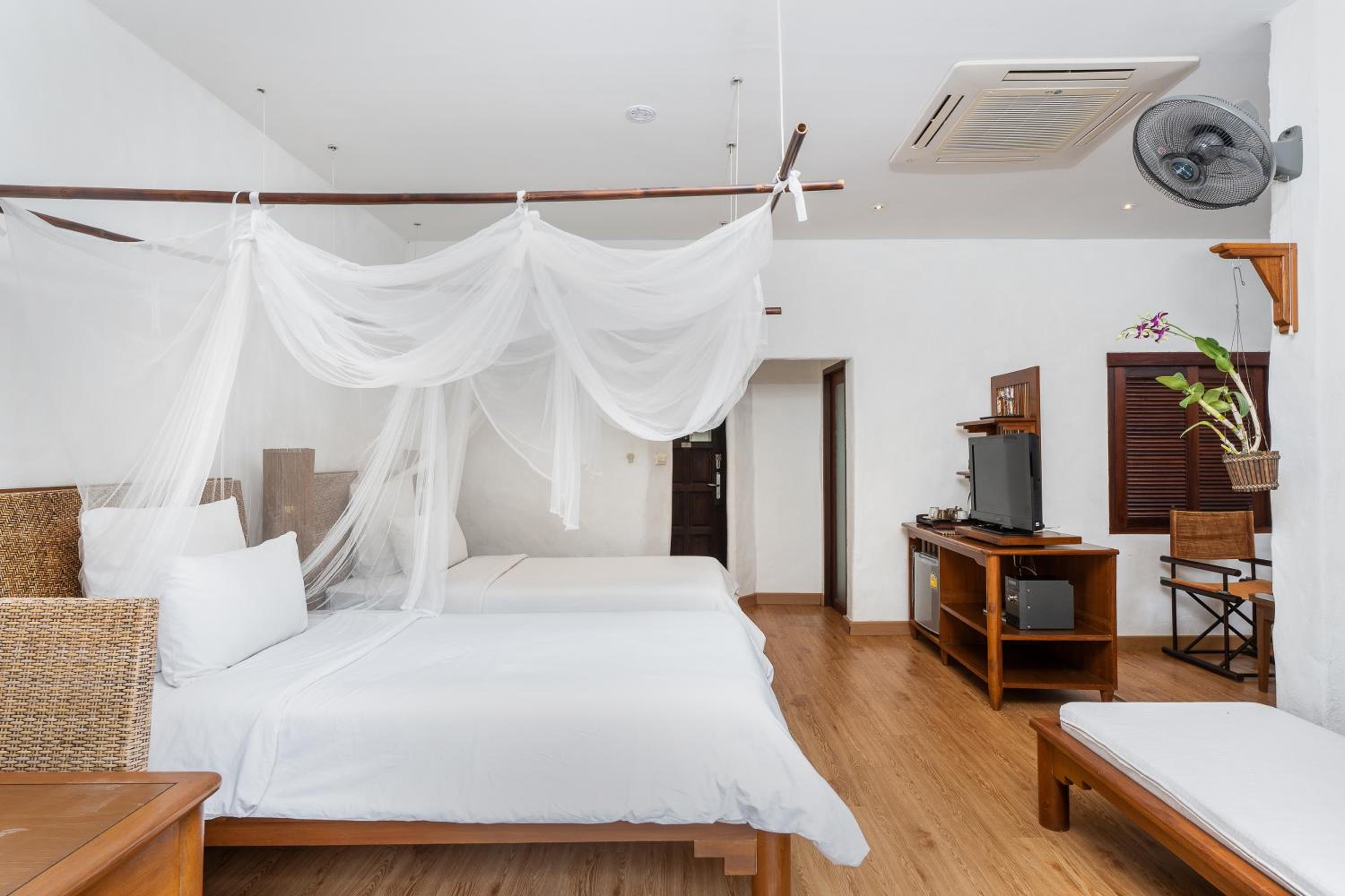 Grand Deluxe Room - Photo 4